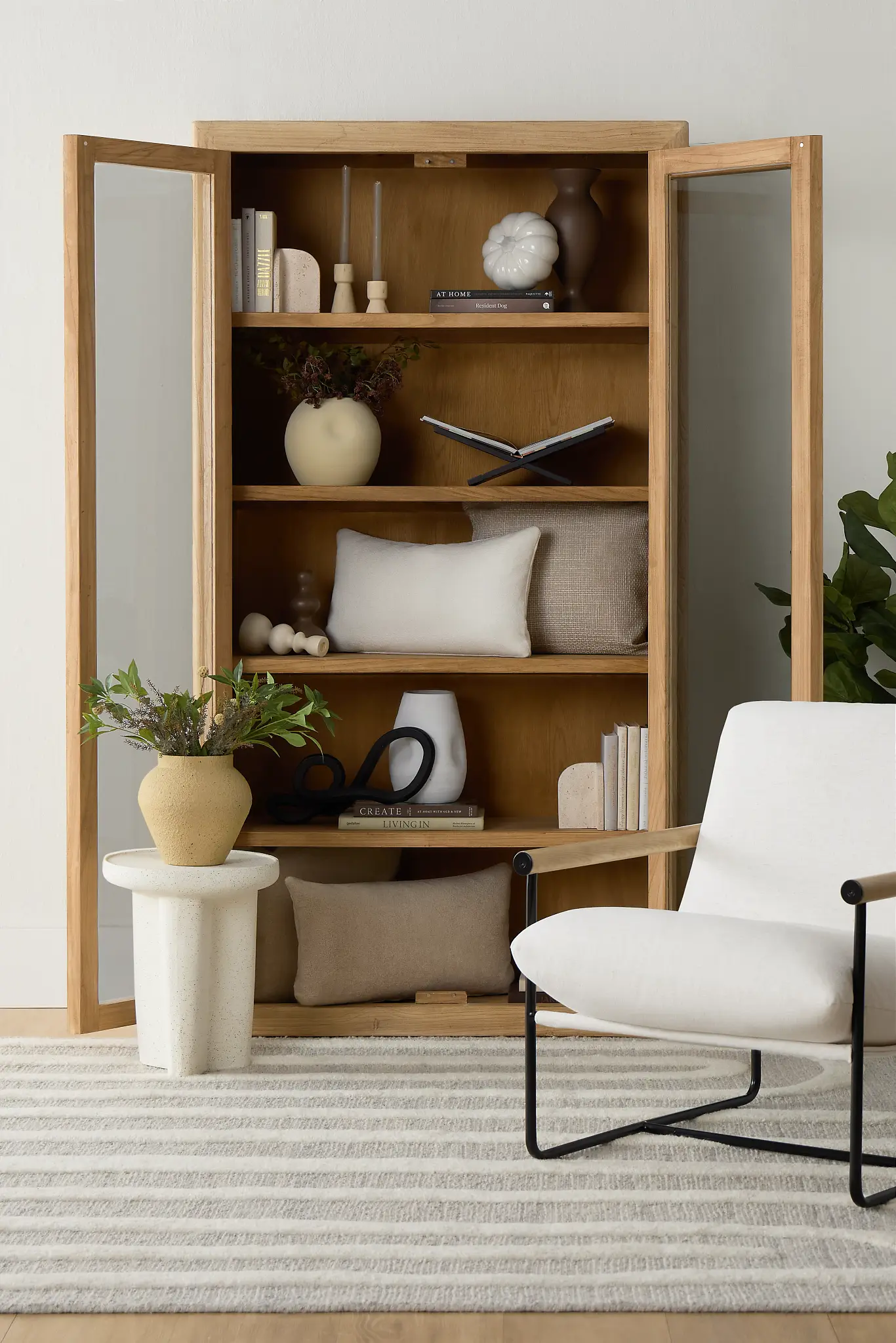 Modern Entryway Furniture Ideas for Seasonal Styling