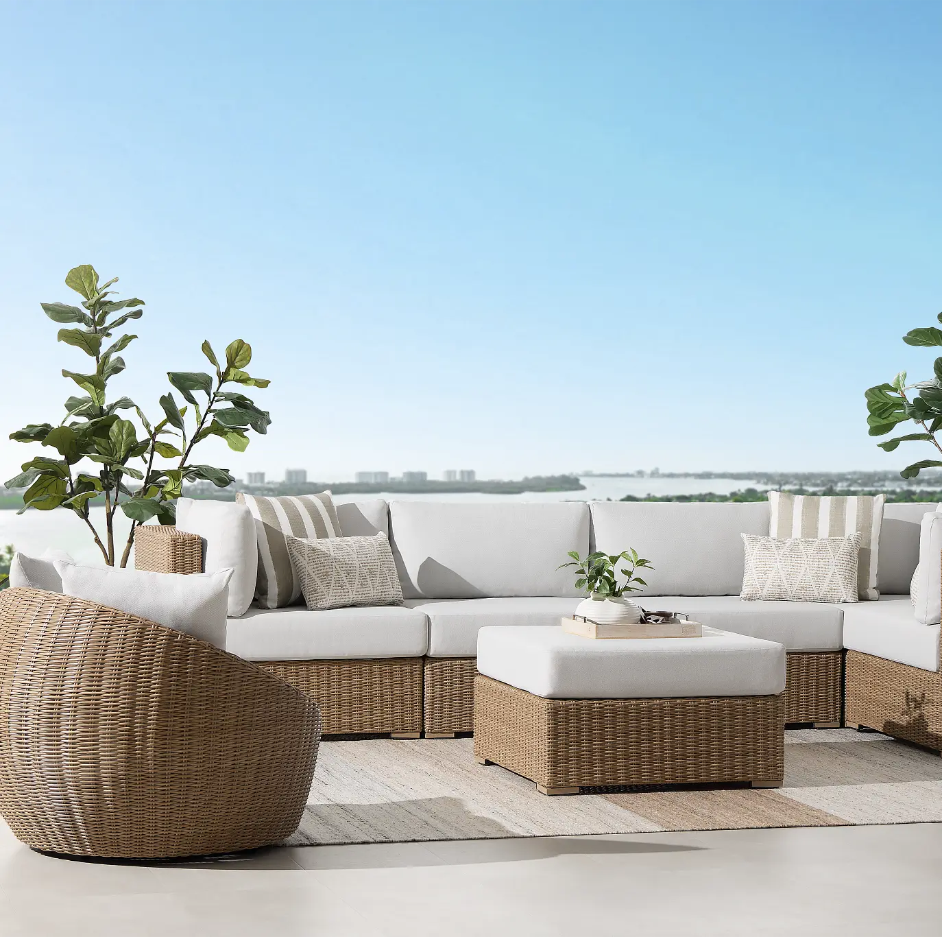 Transform Your Patio into a Stylish Outdoor Living Space with Montecito Modular Sectionals Transform Your Patio into a Stylish Outdoor Living Space with Montecito Modular Sectionals