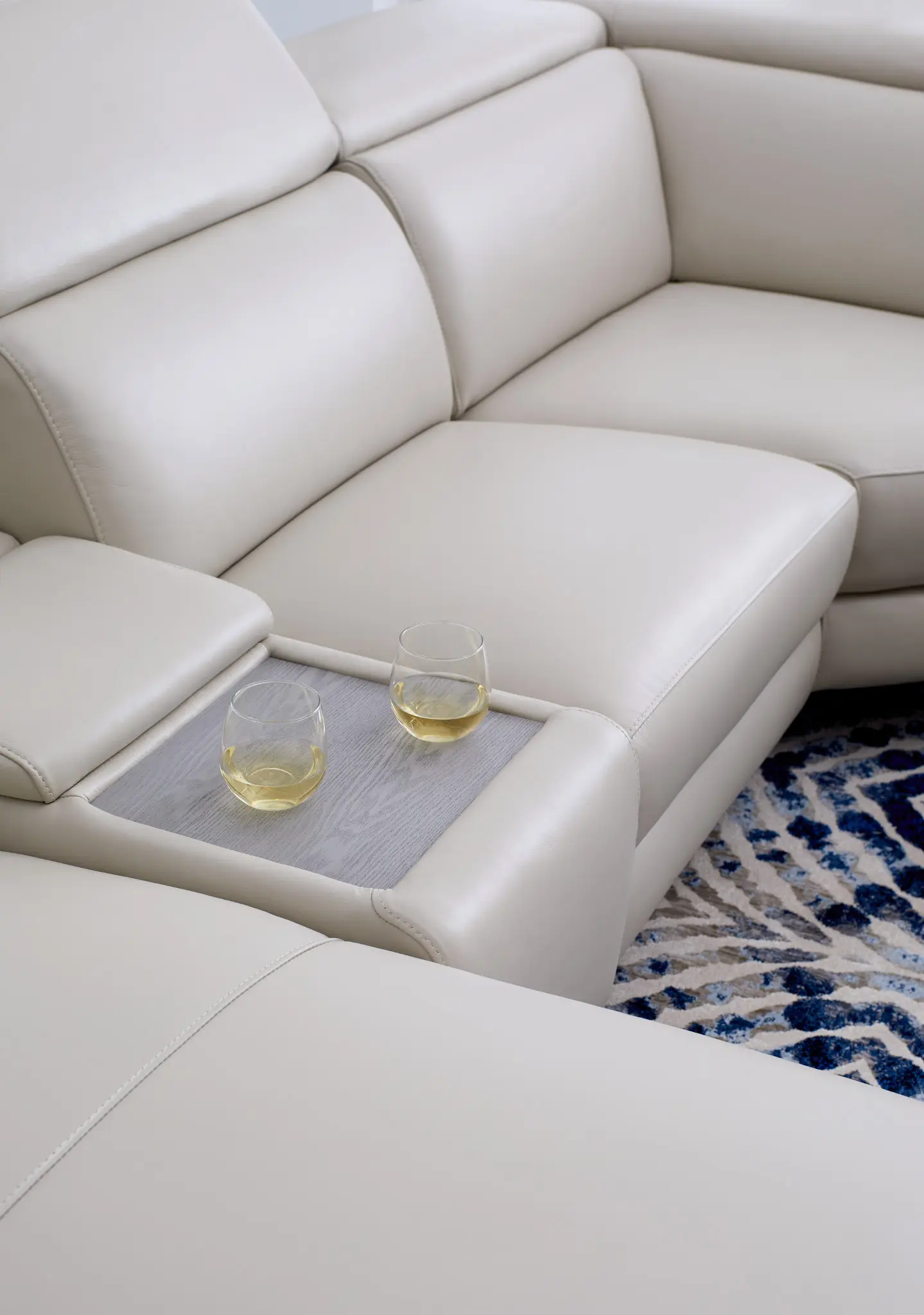 Atlas Taupe Lthr/vinyl Medium Dual Power Right Chaise Sectional Atlas Taupe Lthr/vinyl Medium Dual Power Right Chaise Sectional