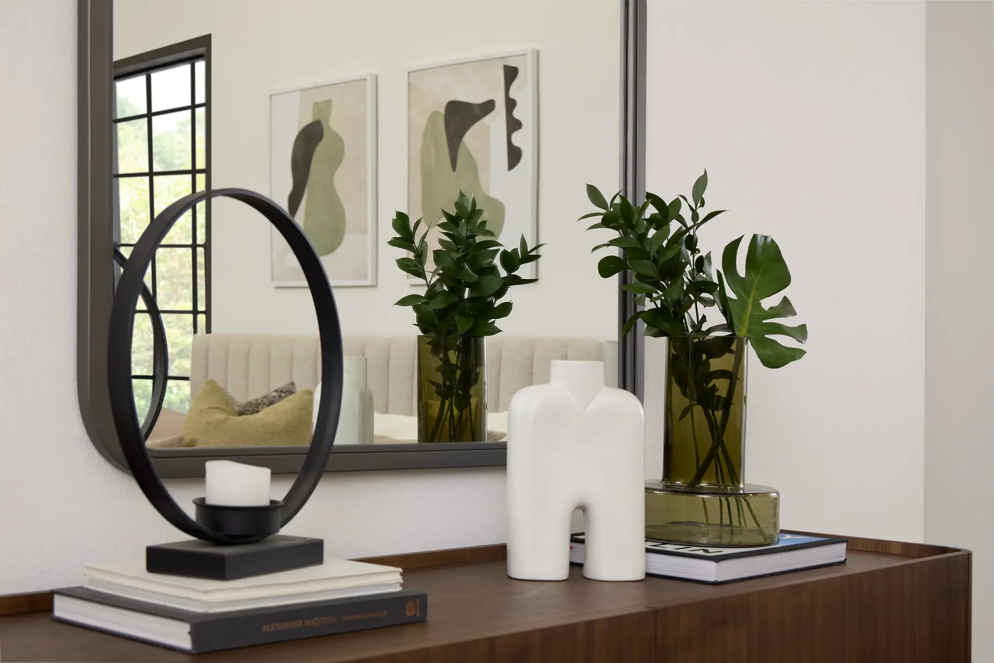 Teya White Medium Vase Teya White Medium Vase