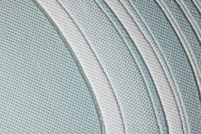 Tempur-pedic Tempur-luxeadapt Medium Hybrid Low-profile Mattress Set