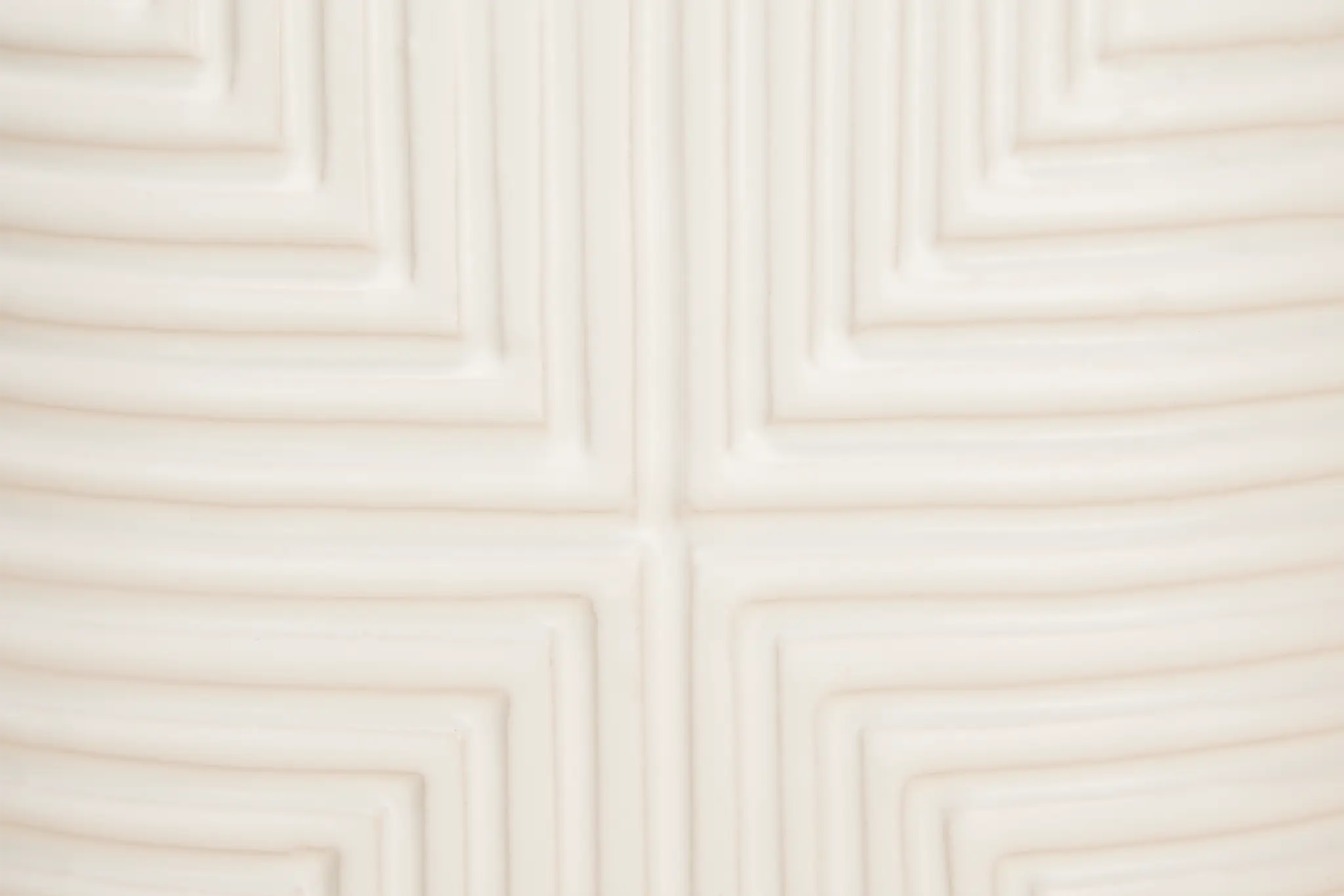 Banyan White Medium Vase Banyan White Medium Vase