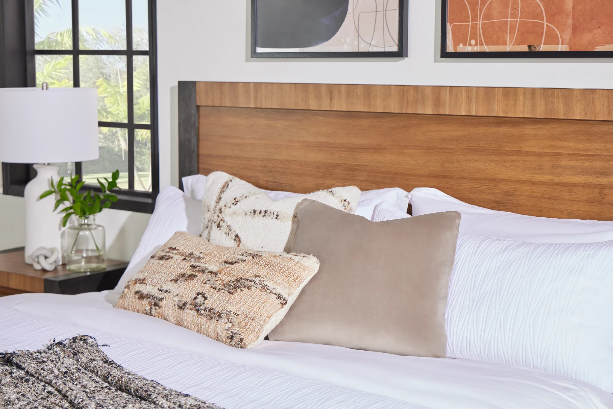 Reign Champagne 20" Accent Pillow