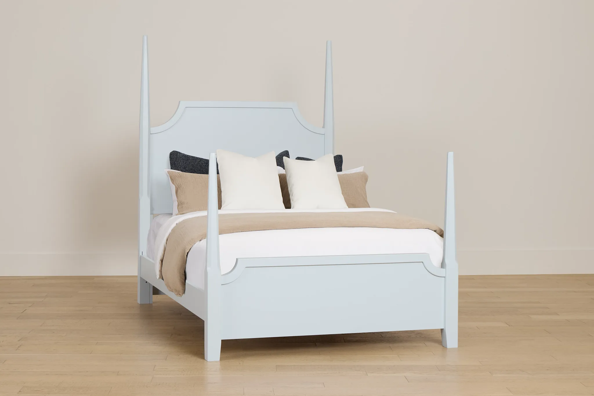 Carolina Light Blue Poster Bed