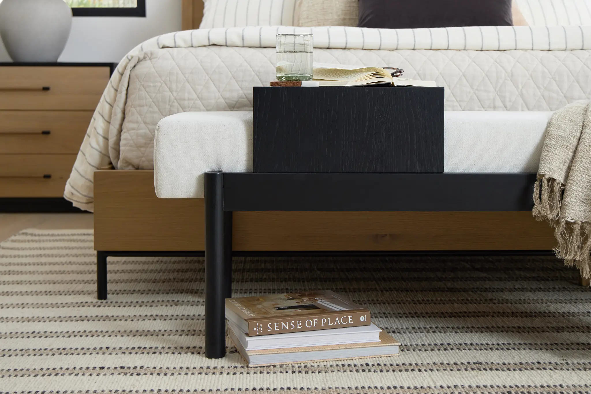 Highland Black Bench Highland Black Bench