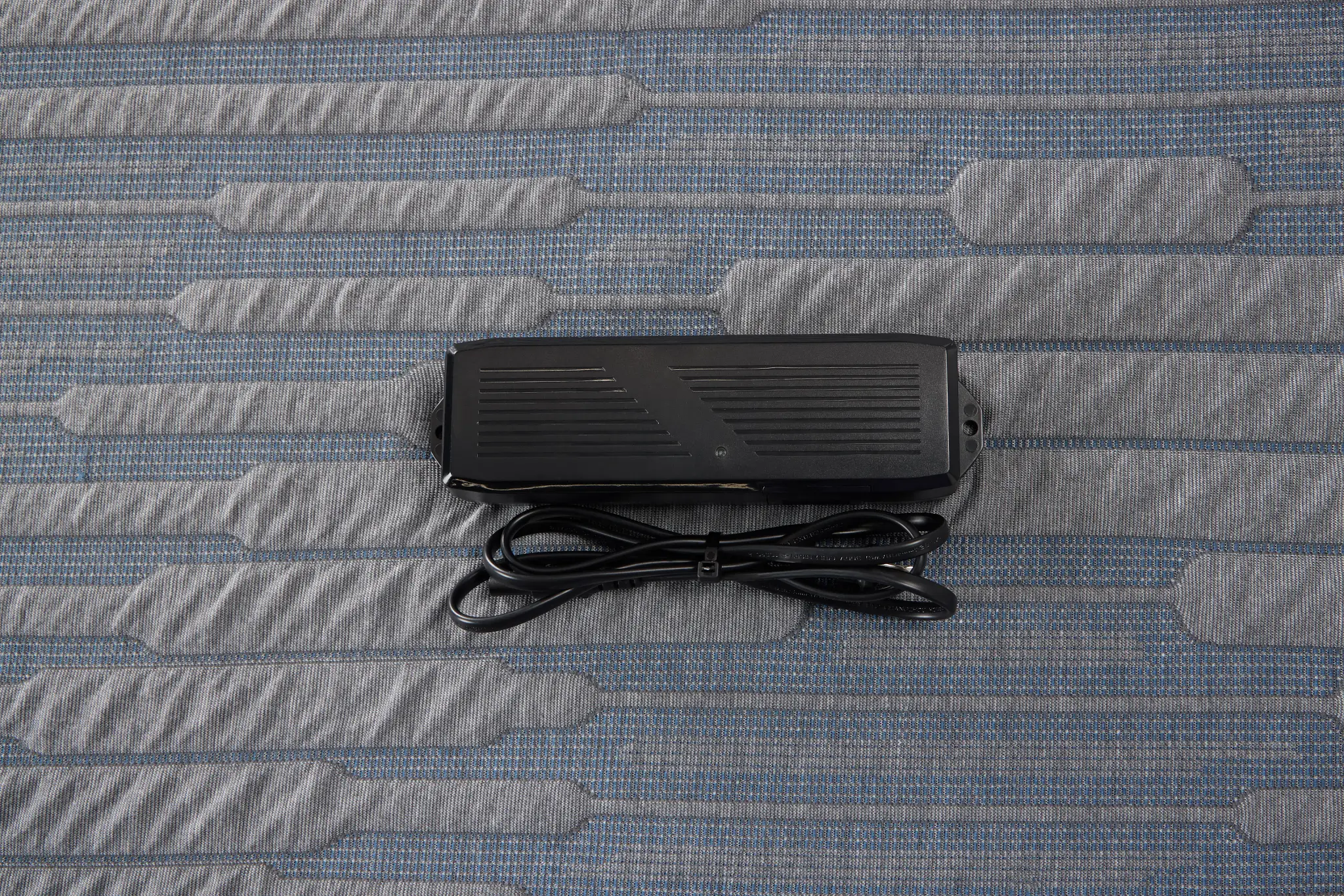 Kevin Charles By Sealy Hybrid Medium Deluxe Adjustable Mattress Set Kevin Charles By Sealy Hybrid Medium Deluxe Adjustable Mattress Set