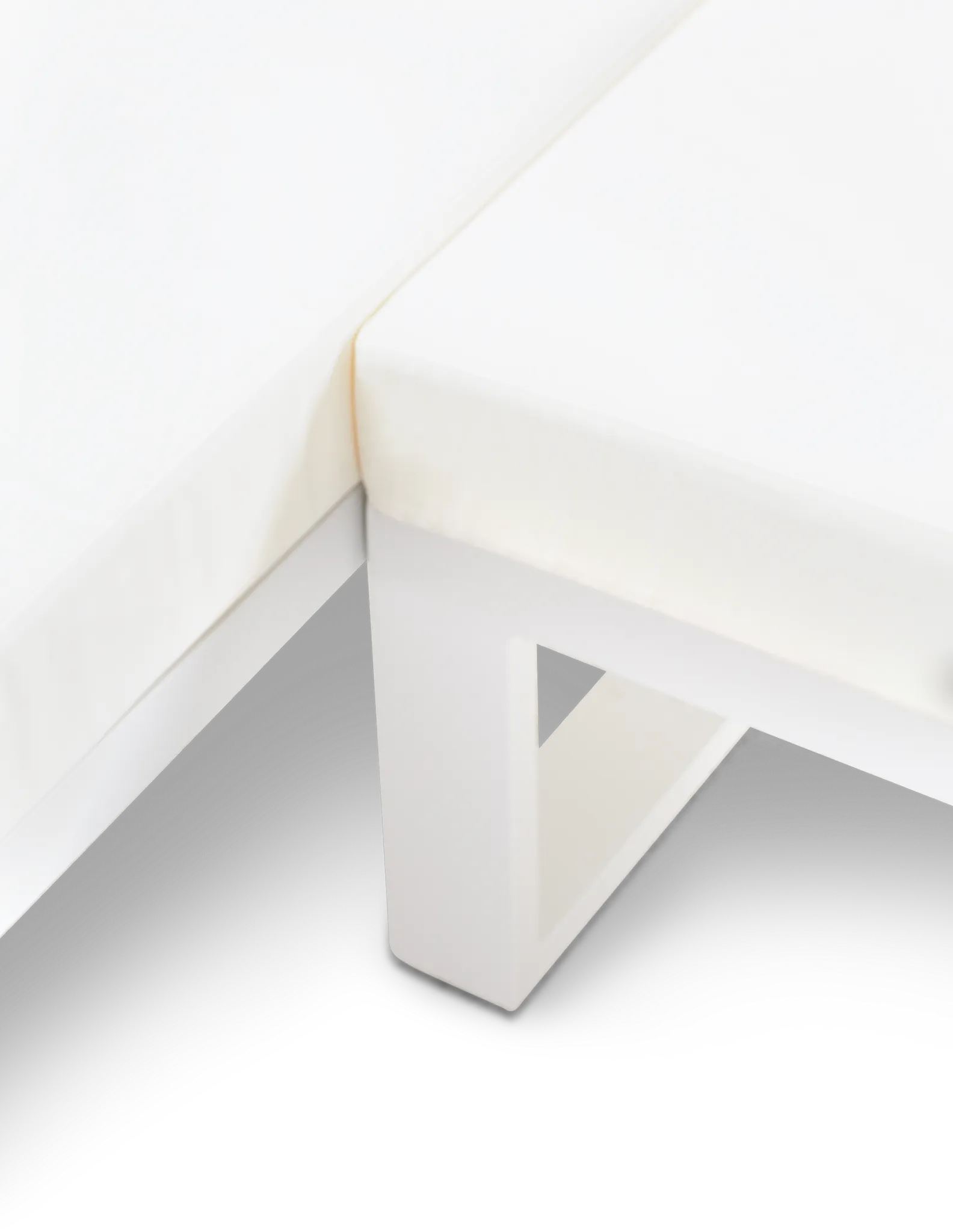 Lisbon White Aluminum Small Right Sectional