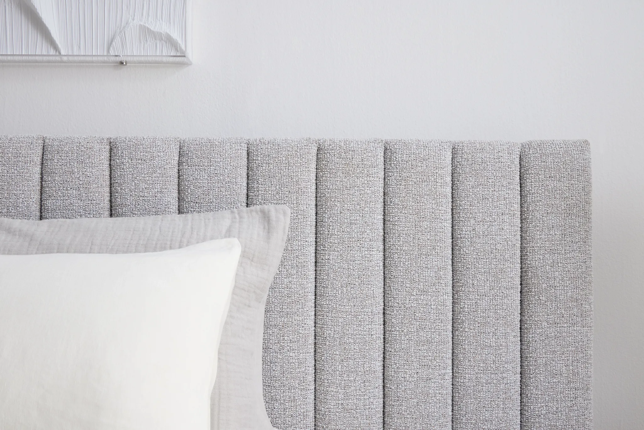 Nomad Gray Uph Spread Bed