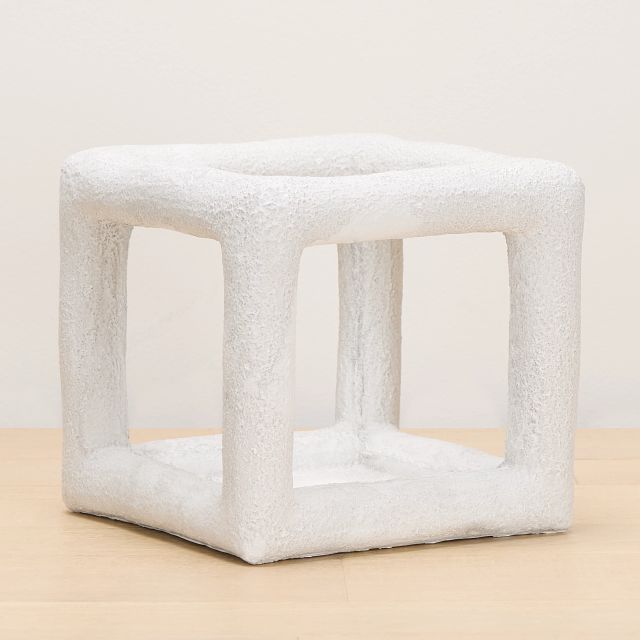 Mai White Medium Sculpture
