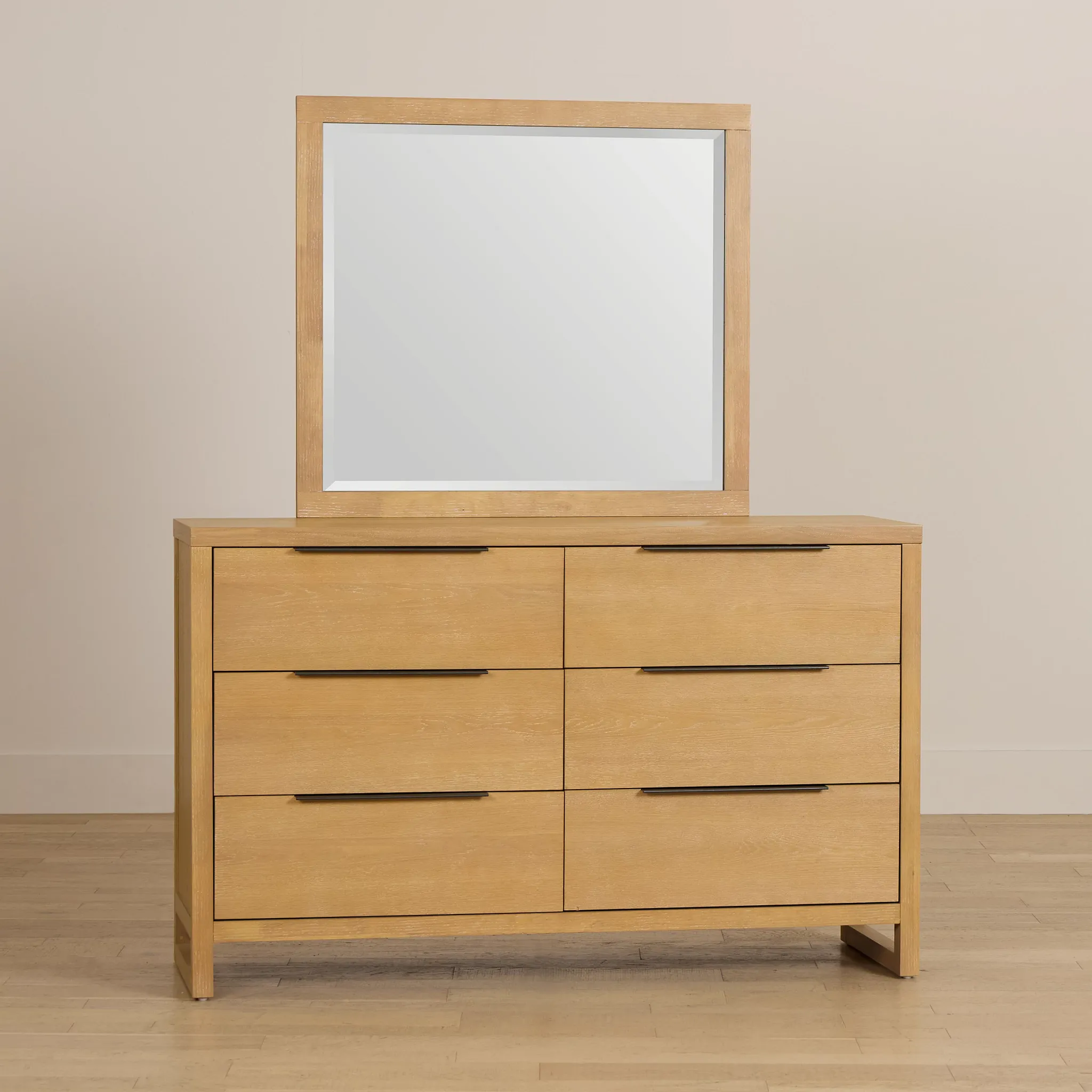 Williamsburg Light Tone Dresser & Mirror