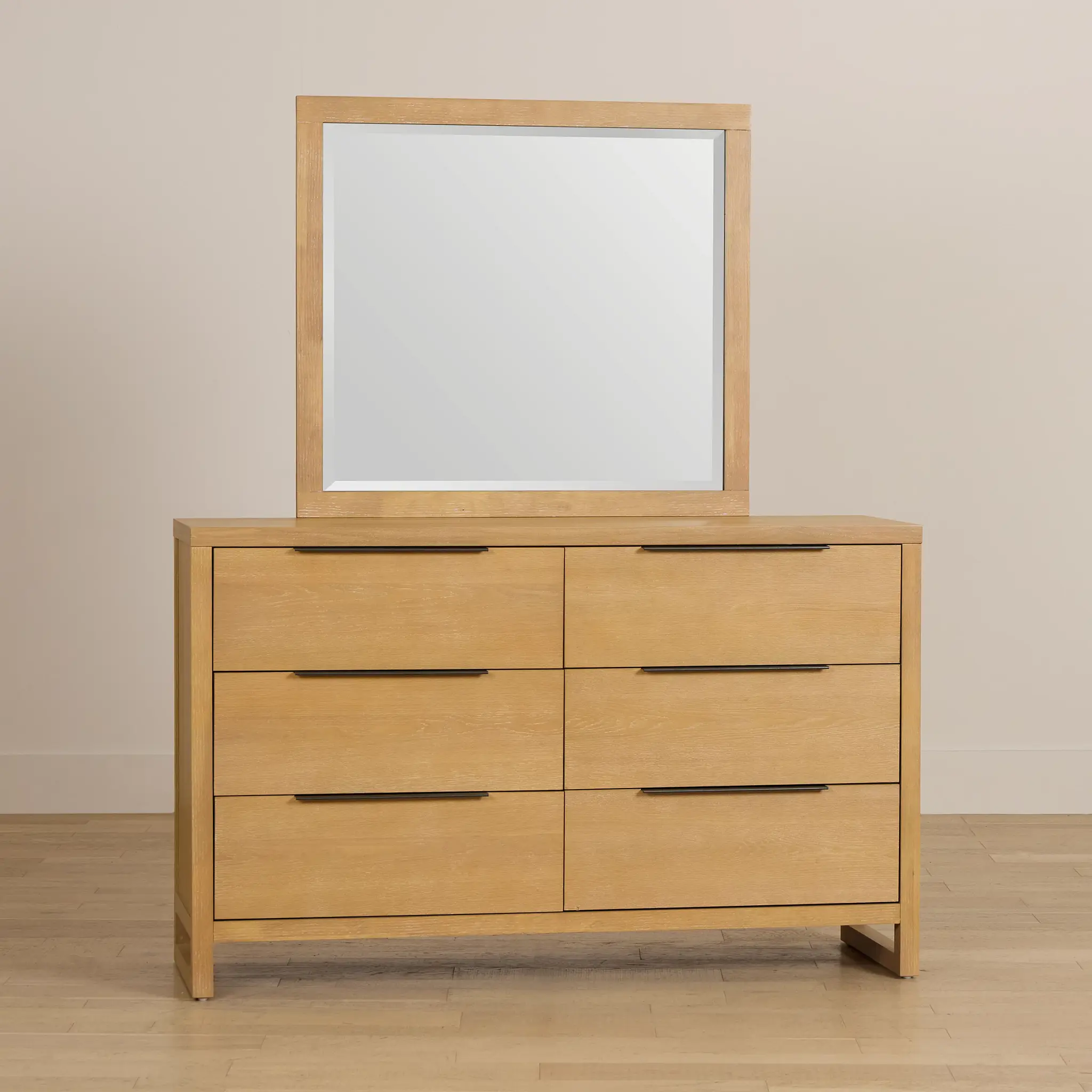 Williamsburg Light Tone Dresser & Mirror Williamsburg Light Tone Dresser & Mirror