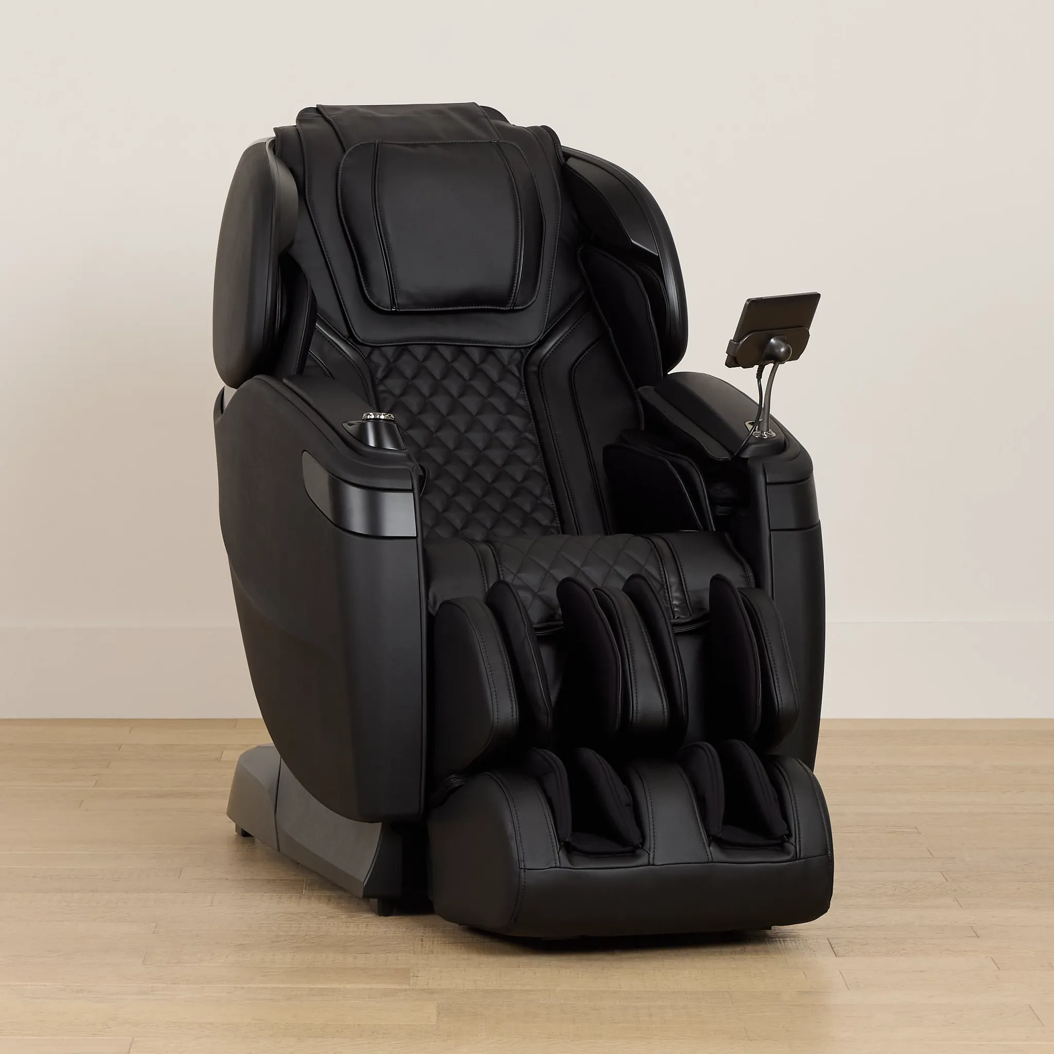 Qi Se Duo Black Micro Massage Chair