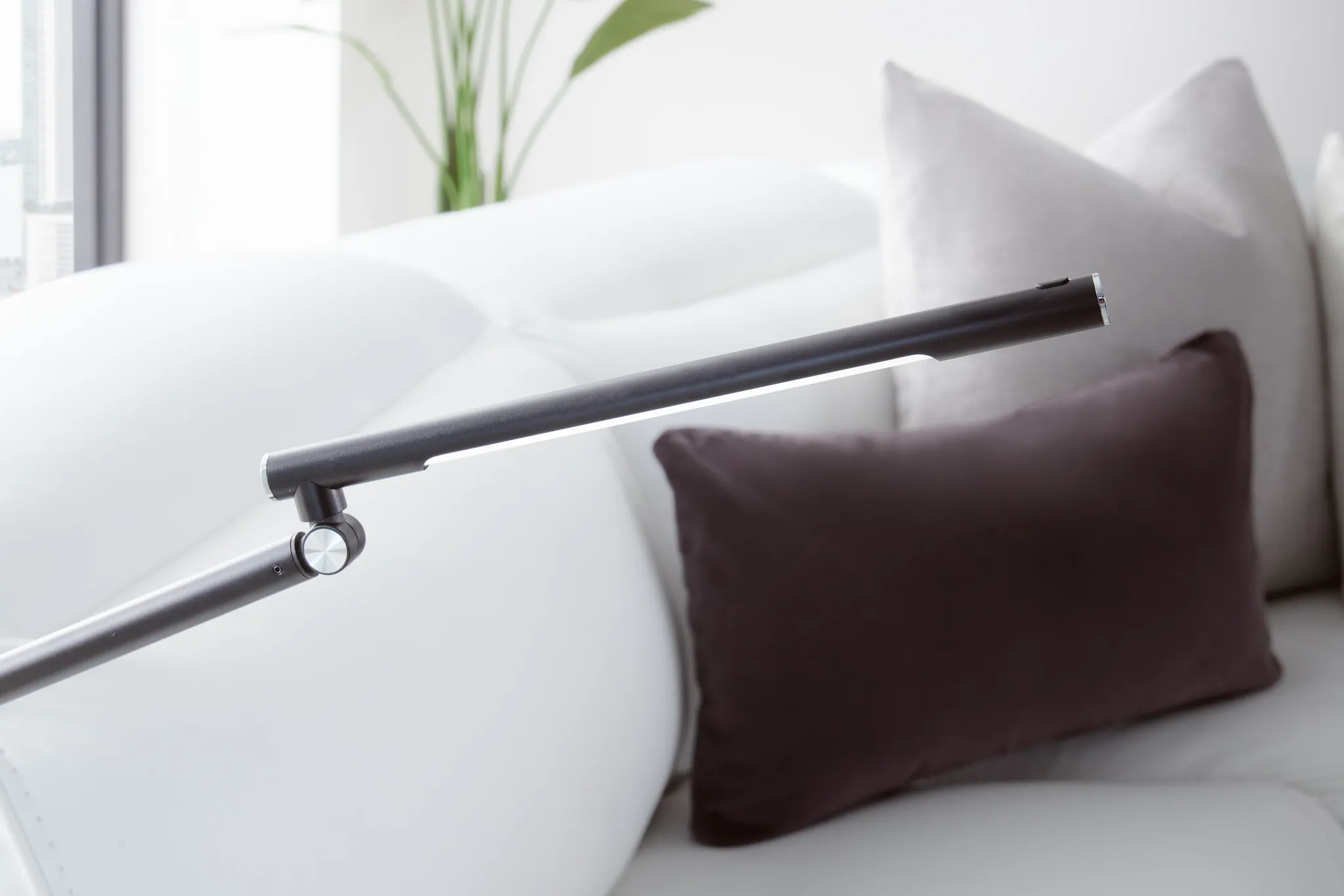 Reign White Lthr/vinyl Large Triple Power Reclining Two-arm Sectional