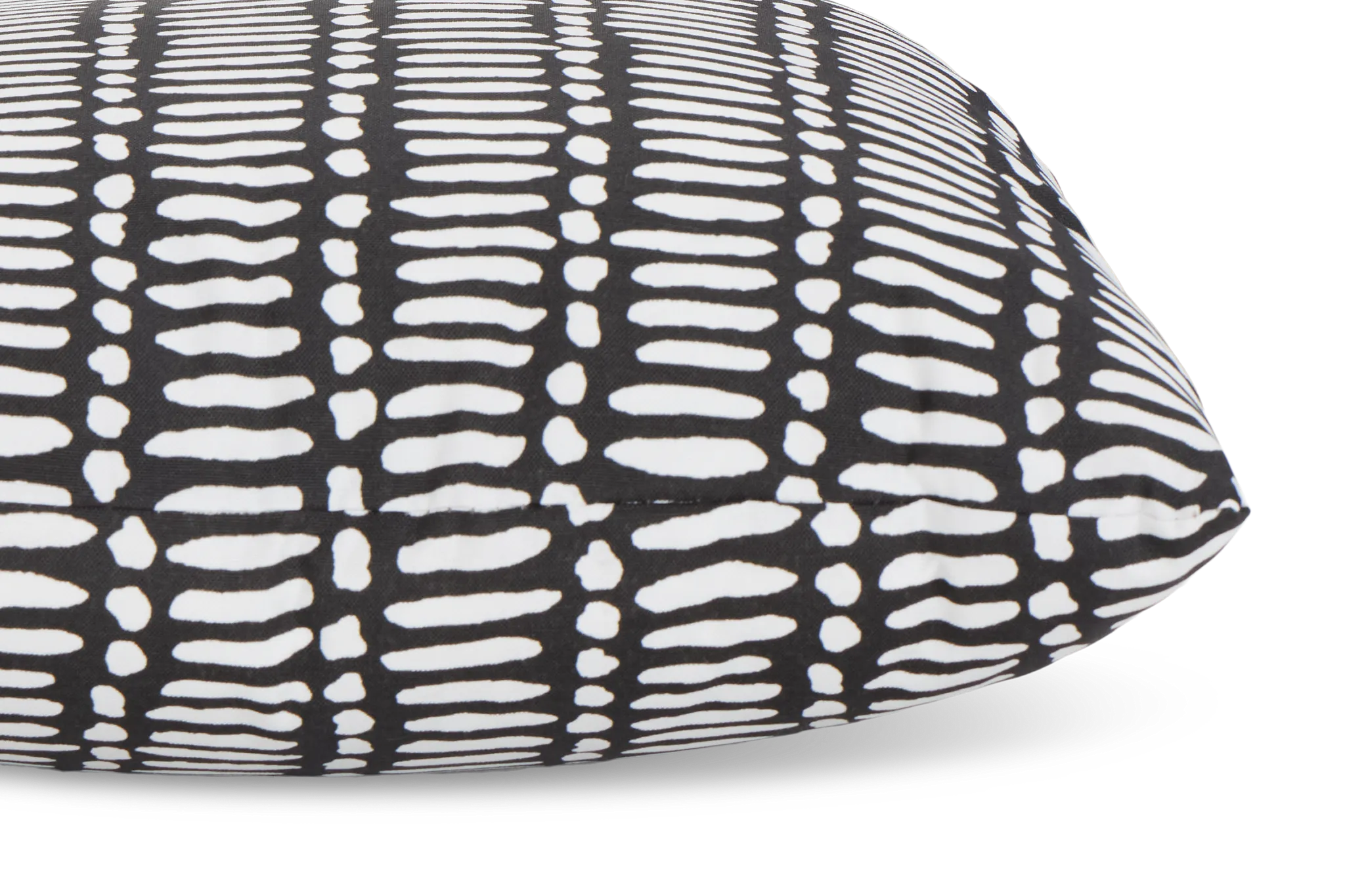 Deja Black 18" Indoor/outdoor Accent Pillow