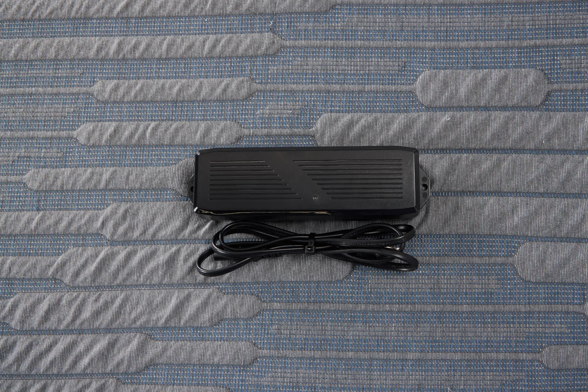 Kevin Charles By Sealy Hybrid Medium Plus Adjustable Mattress Set Kevin Charles By Sealy Hybrid Medium Plus Adjustable Mattress Set