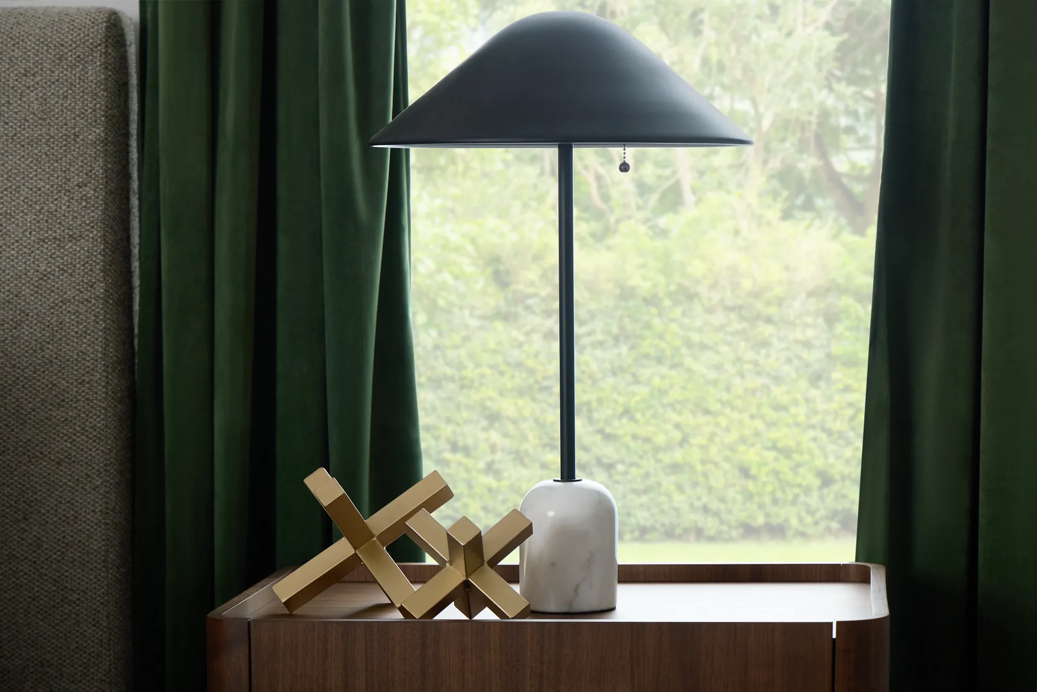 Cova Black Metal Table Lamp
