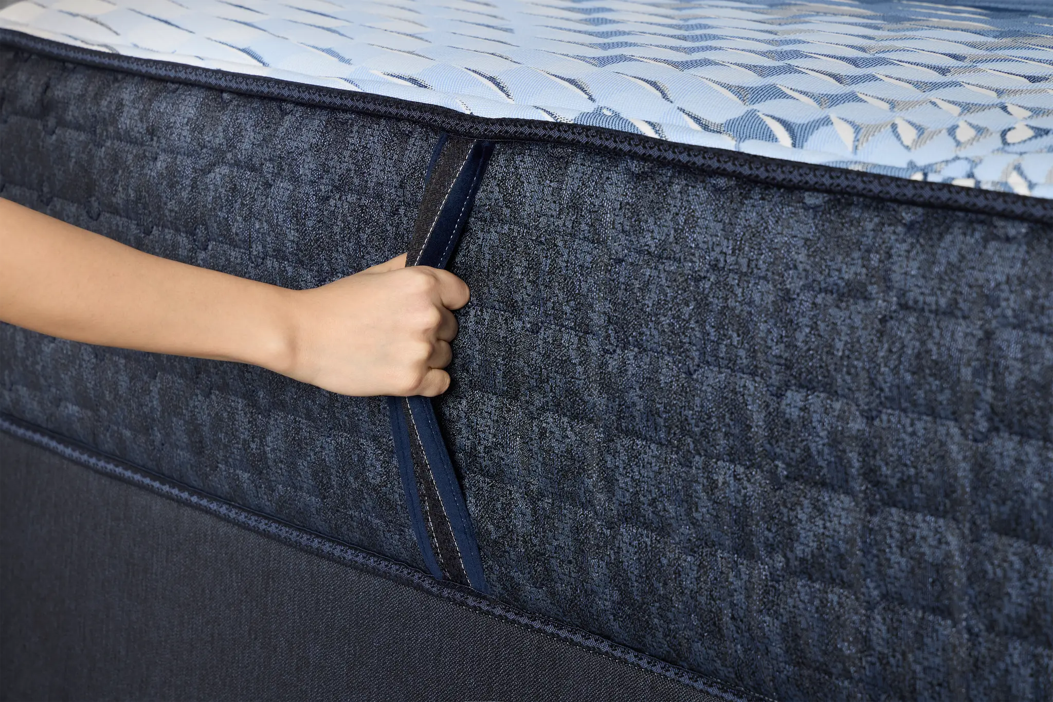 Serta Icomfort Iona 13" Medium Memory Foam Mattress Serta Icomfort Iona 13" Medium Memory Foam Mattress