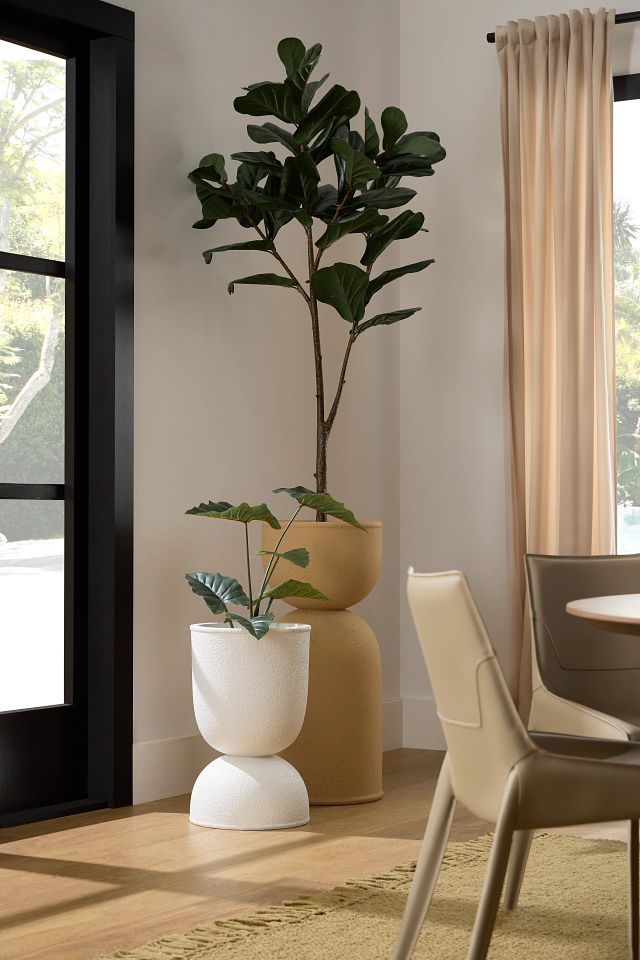 Conall White Planter