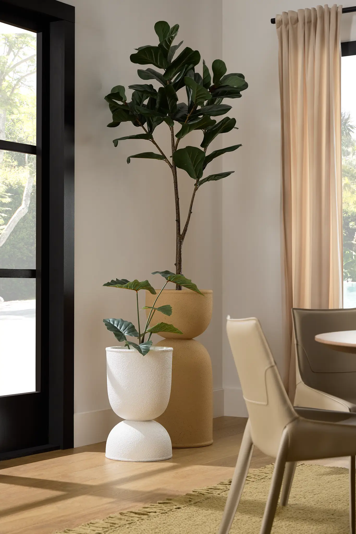 Conall White Planter Conall White Planter