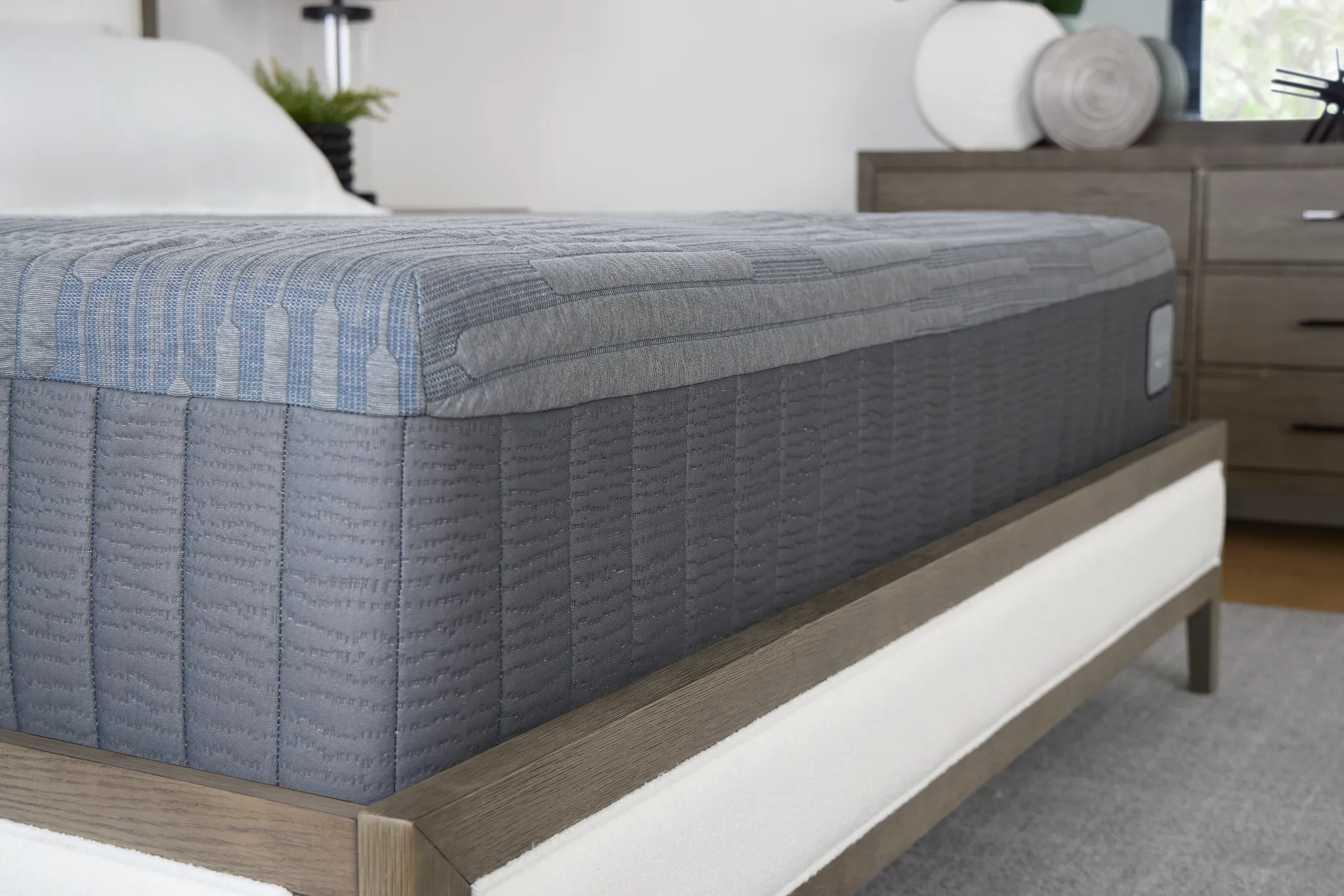 Kevin Charles By Sealy Hybrid 12.25" Plush Mattress