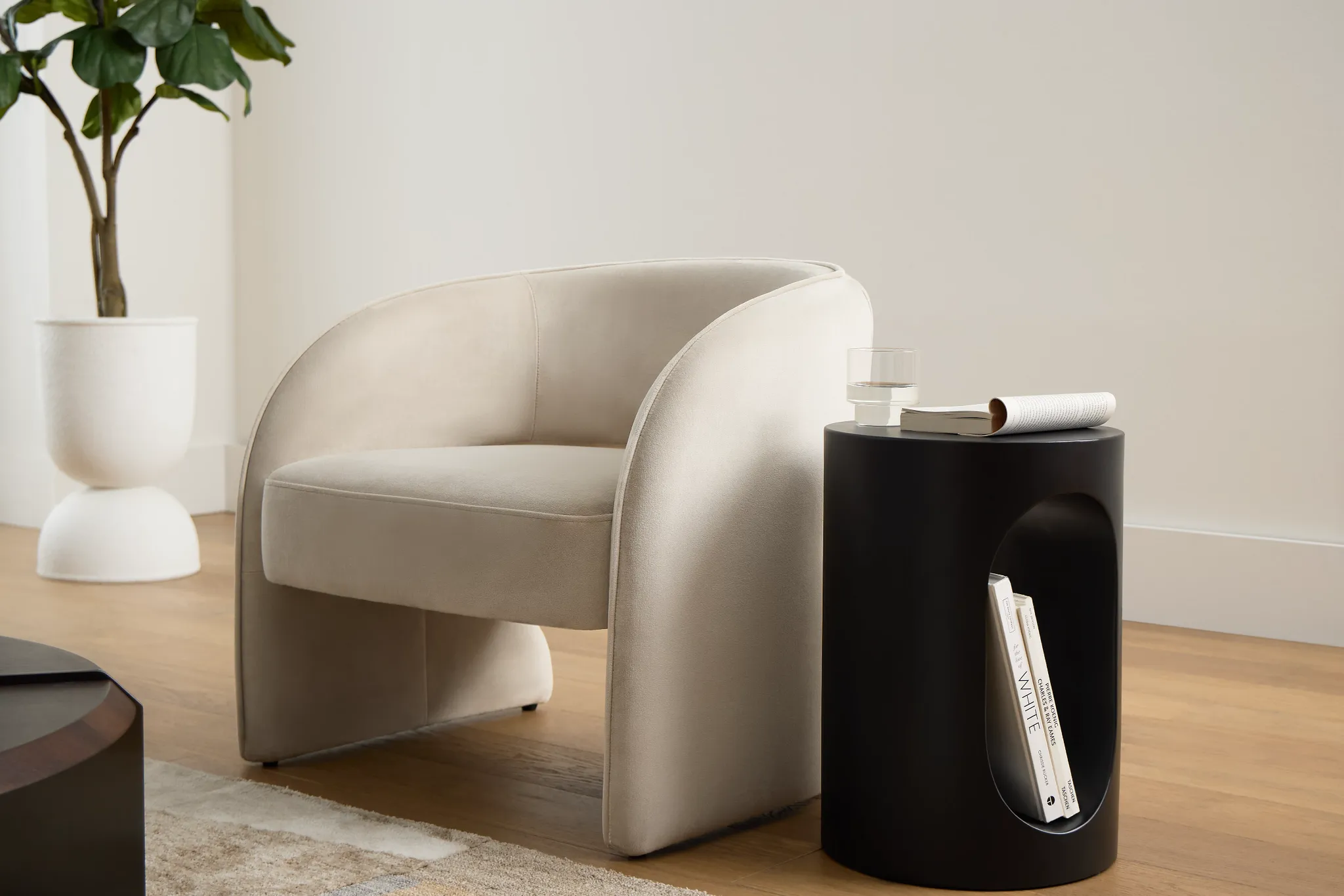 Noel Light Beige Velvet Accent Chair