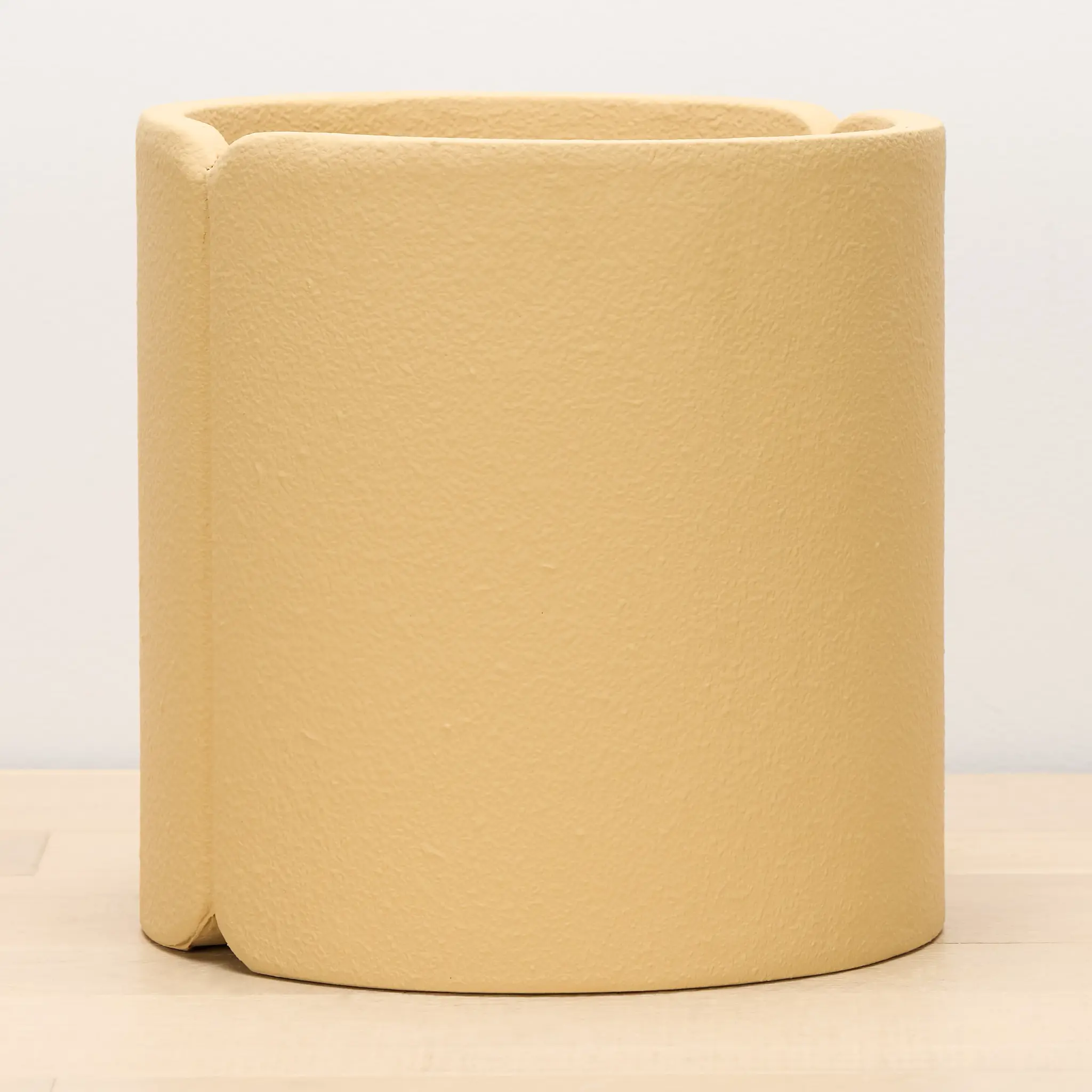 Mamizu Polyresin Yellow Planter Mamizu Polyresin Yellow Planter