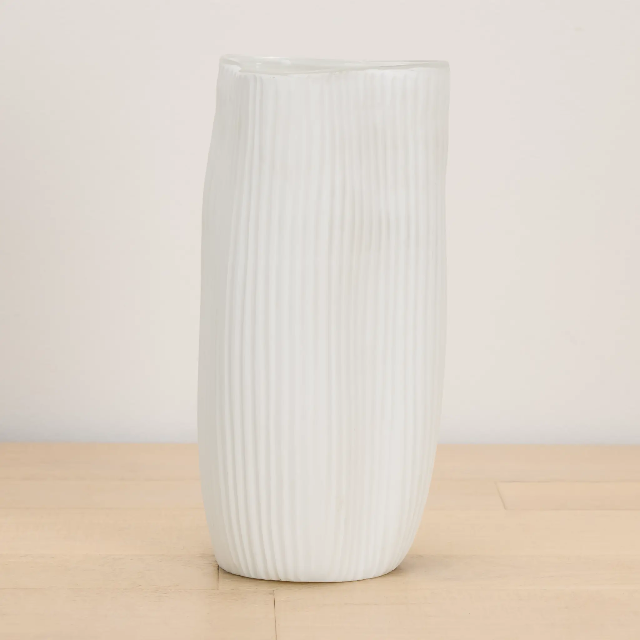 Niola White Medium Vase Niola White Medium Vase