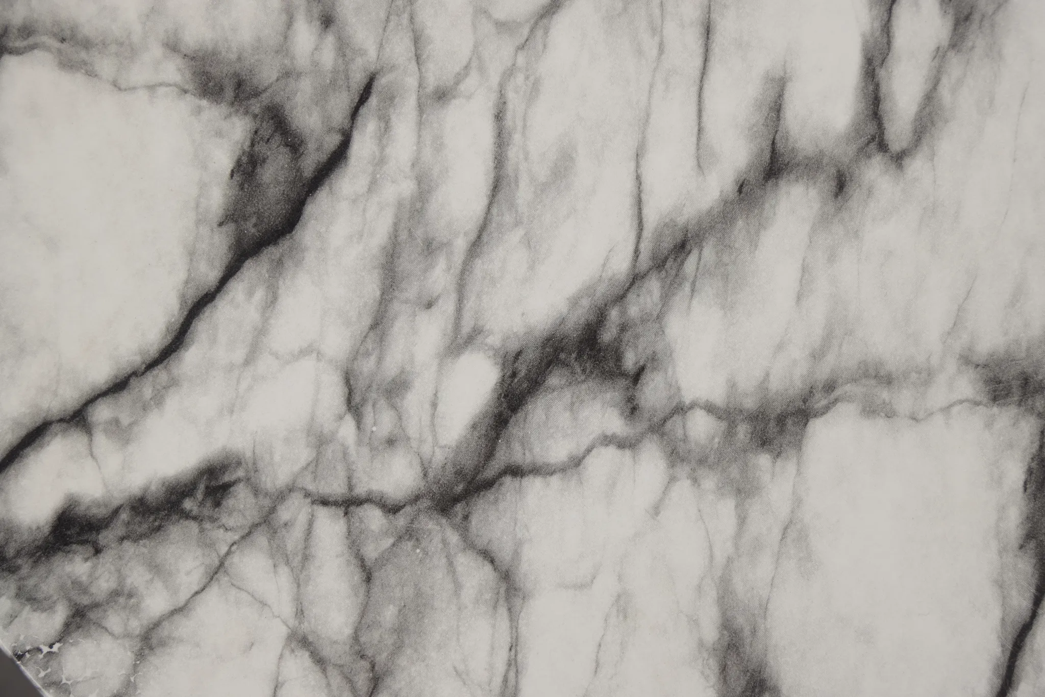 Bea Black Round End Table