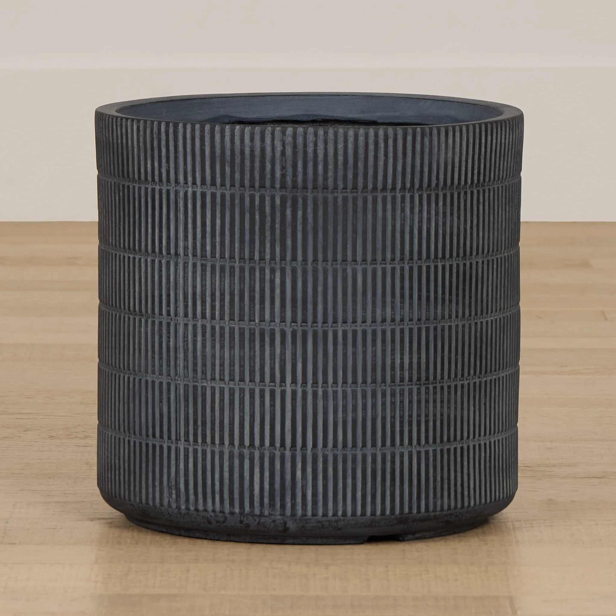 Lilani Black Small Planter