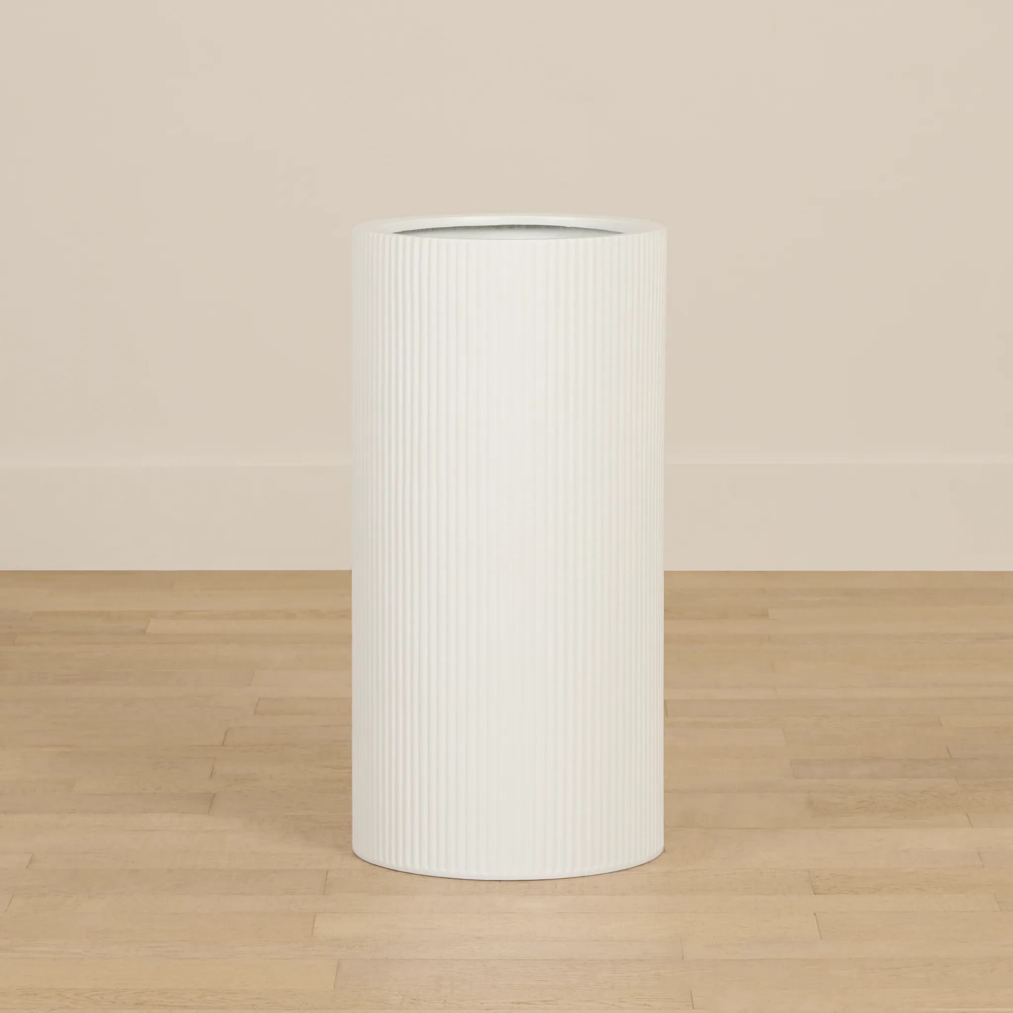 Cosmo White Medium Planter