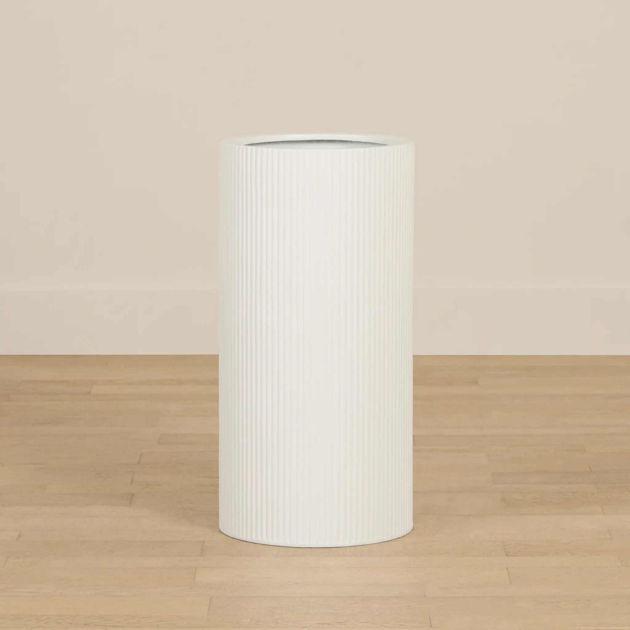 Cosmo White Medium Planter Cosmo White Medium Planter