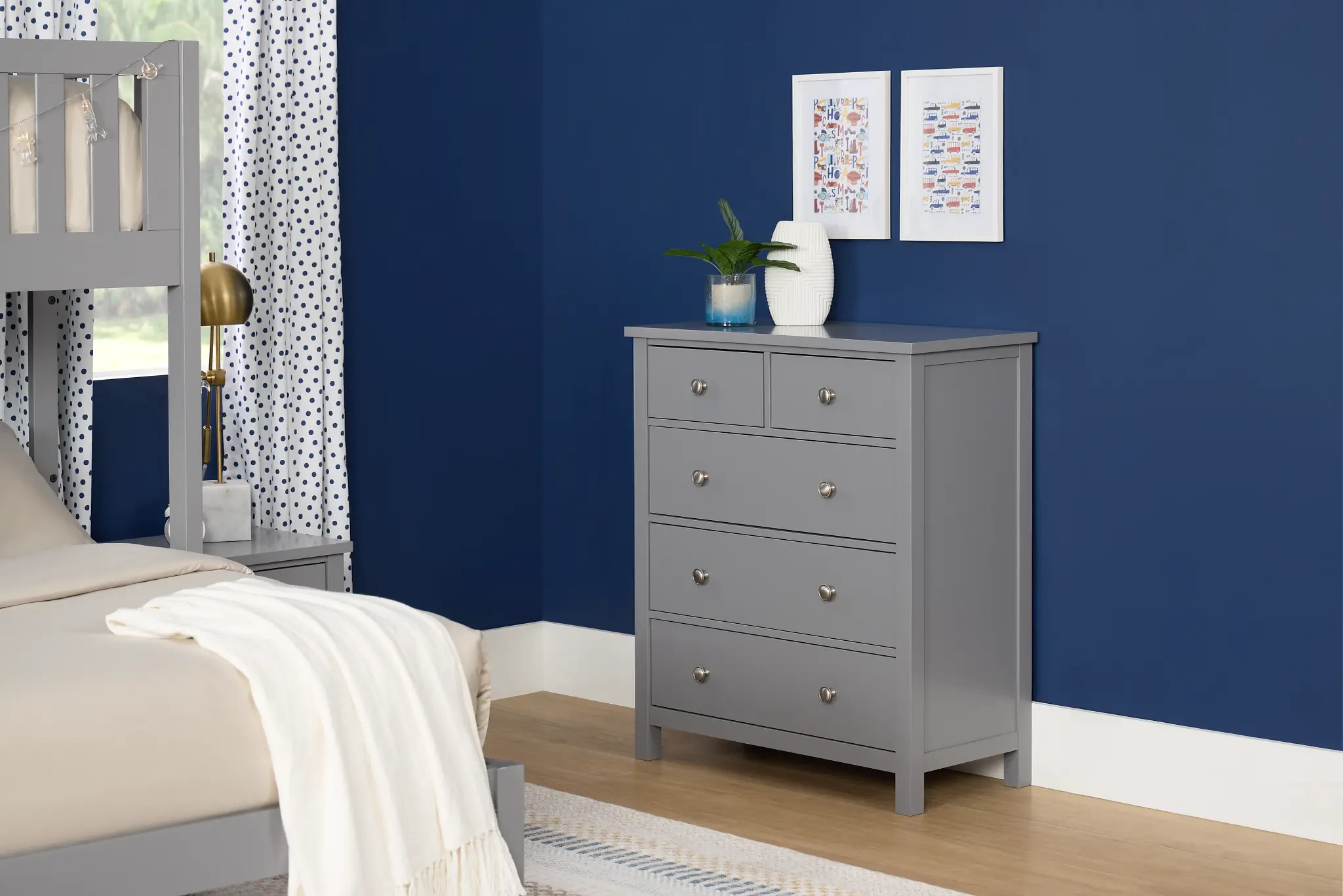 Charleston Gray 5-drawer Chest Charleston Gray 5-drawer Chest