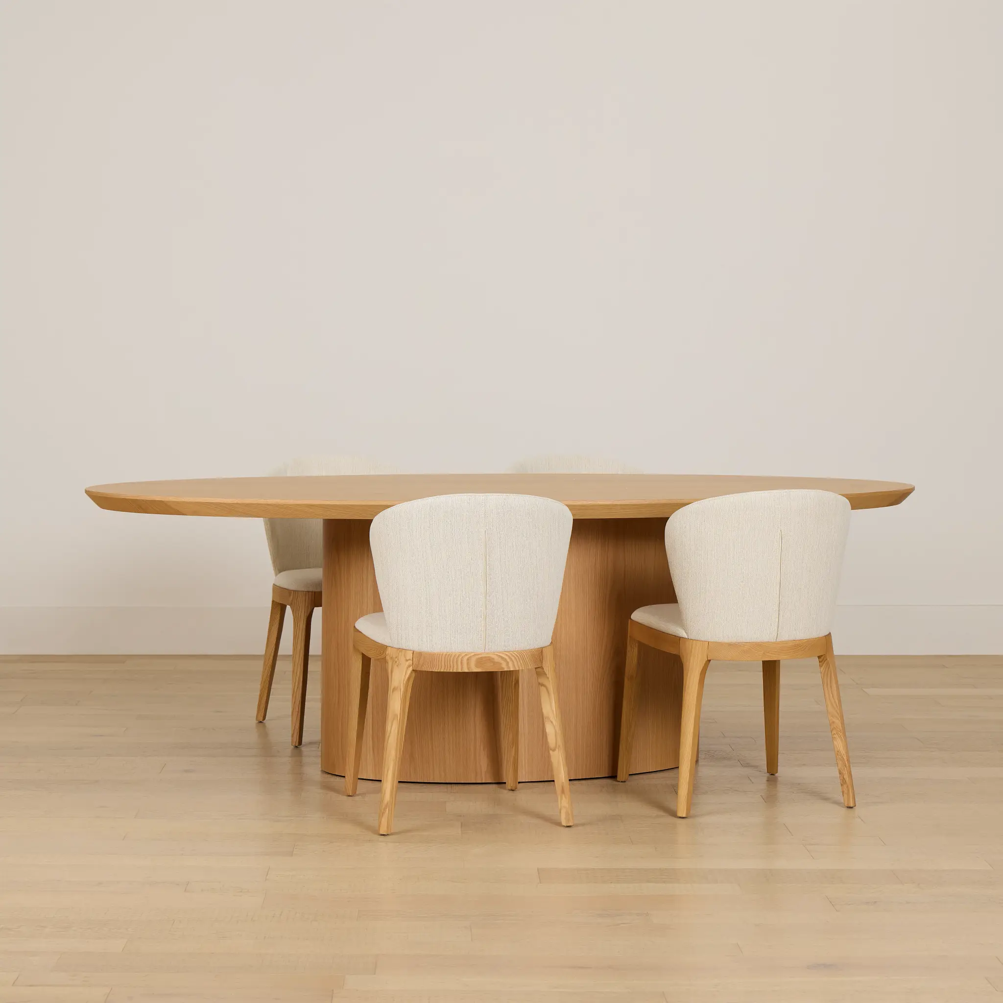 Nomad Light Tone 94" Oval Table & 4 Light Beige Chairs W/light Tone Leg Nomad Light Tone 94" Oval Table & 4 Light Beige Chairs W/light Tone Leg