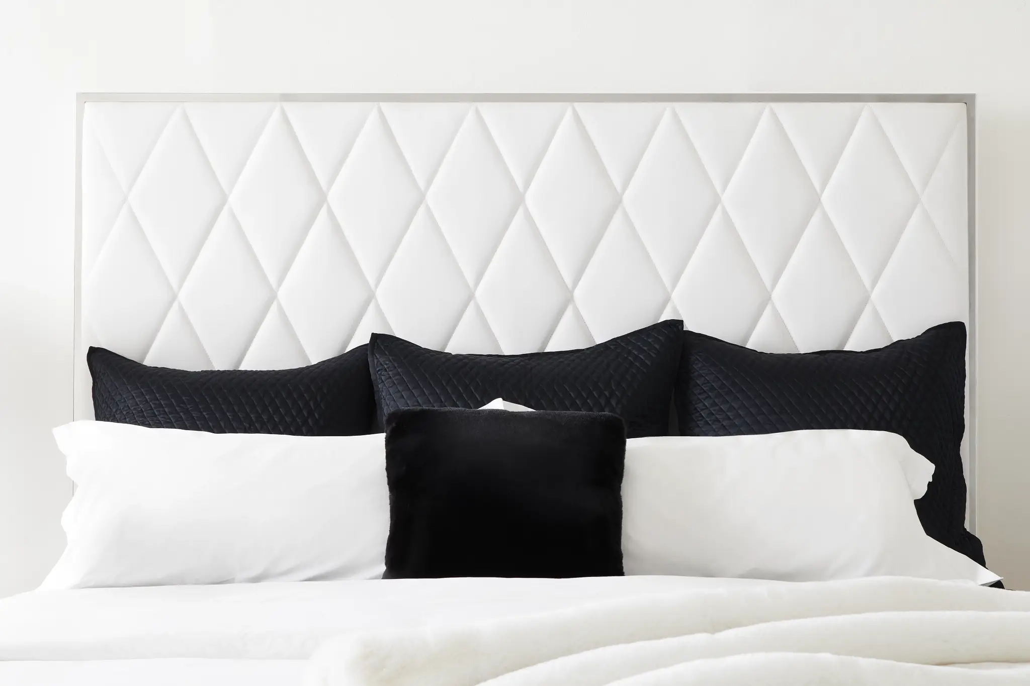 Miami White Uph Platform Bed Miami White Uph Platform Bed