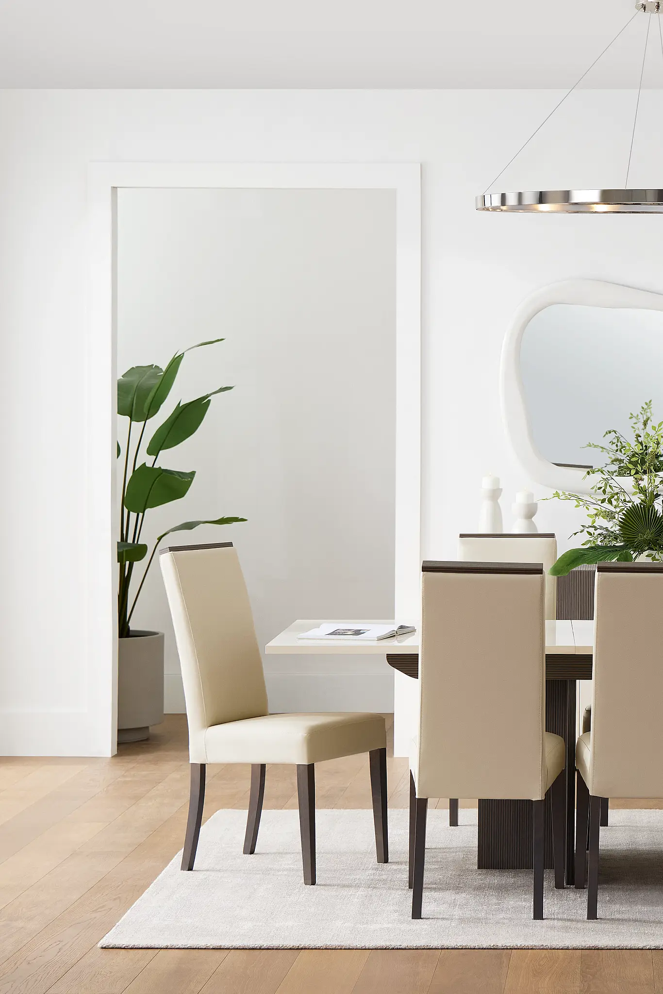 Sienna Beige Lthr/vinyl Upholstered Side Chair Sienna Beige Lthr/vinyl Upholstered Side Chair