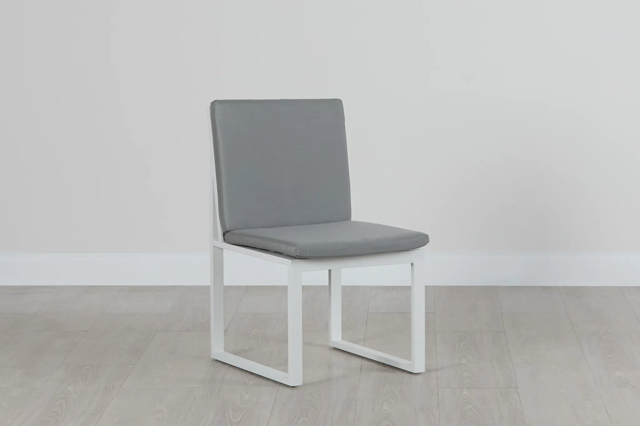 Linear White Dark Gray Aluminum Cushioned Chair Linear White Dark Gray Aluminum Cushioned Chair