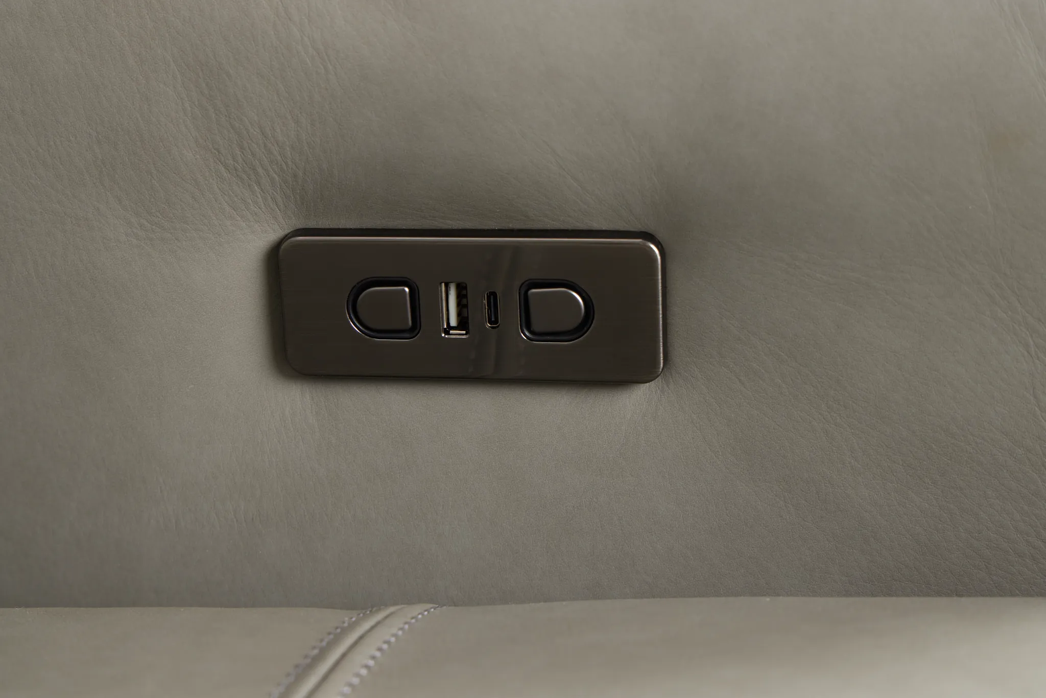 Rudy Gray Lthr/vinyl Small Two Arm Power Extension Chaise Sectional