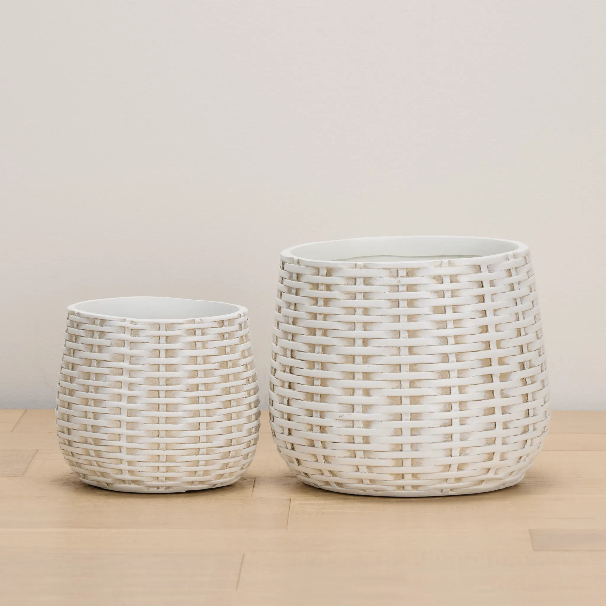 Deco White Set Of 2 Planter