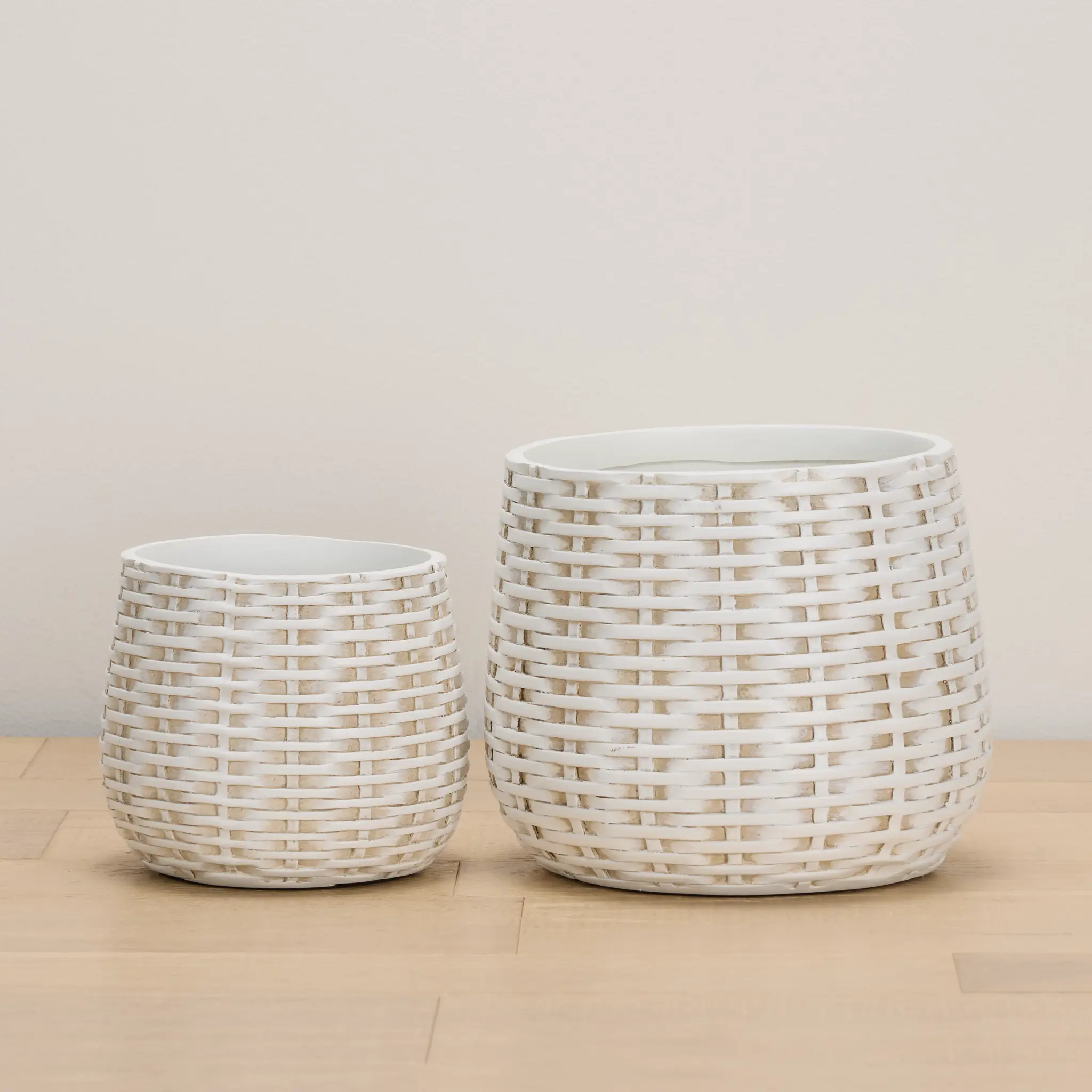 Deco White Set Of 2 Planter Deco White Set Of 2 Planter