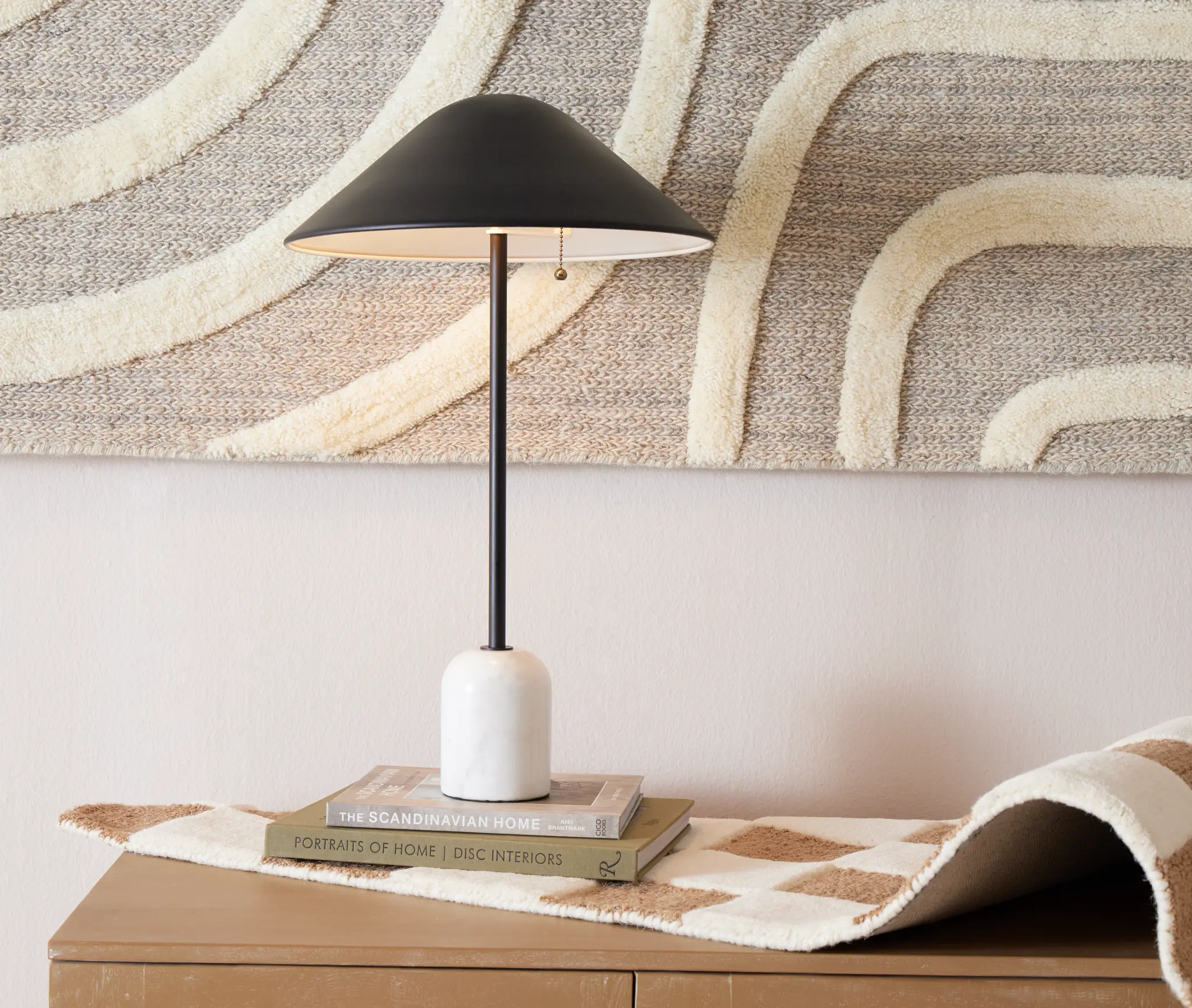 Cova Black Metal Table Lamp Cova Black Metal Table Lamp