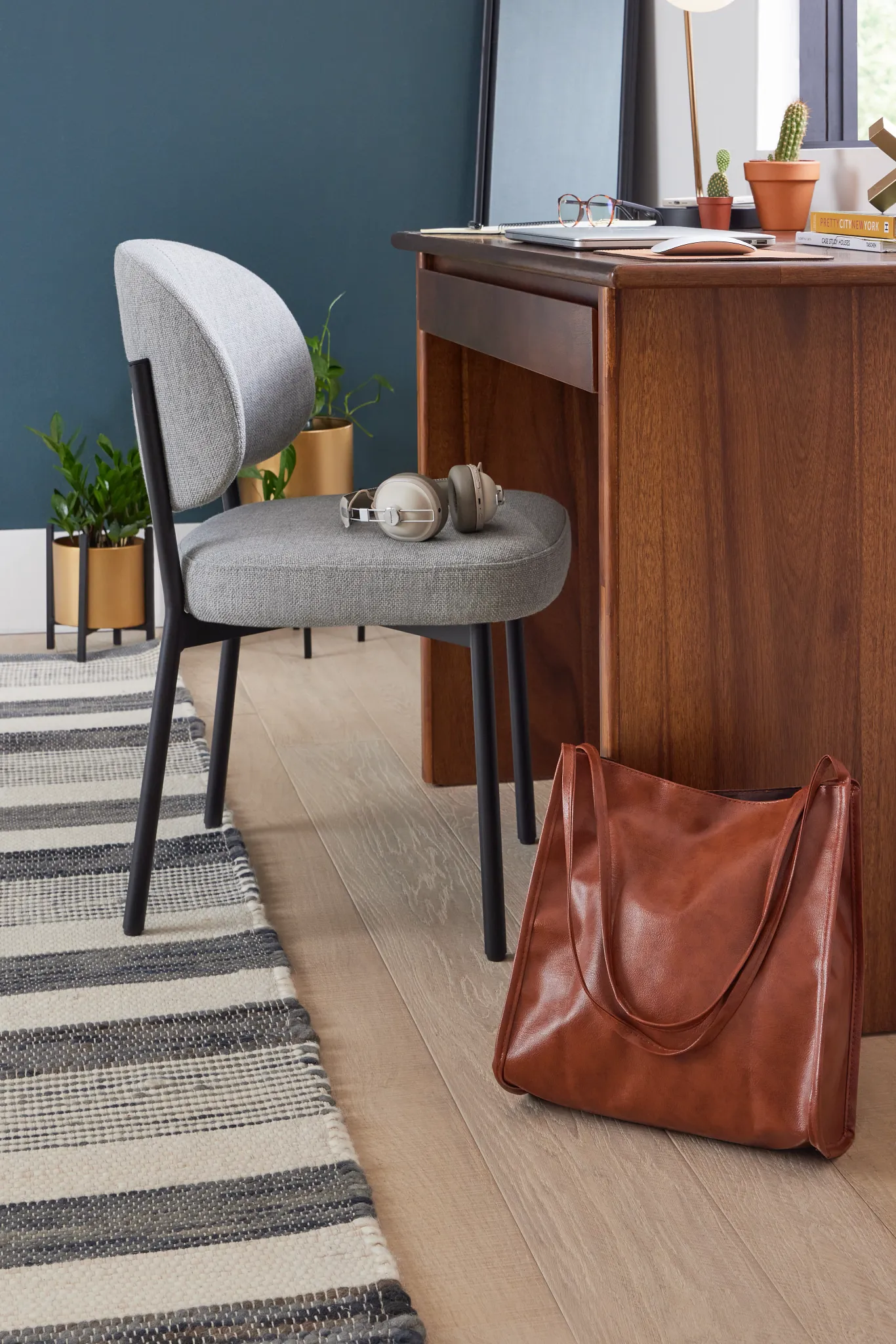 Chicago Light Gray Upholstered Side Chair