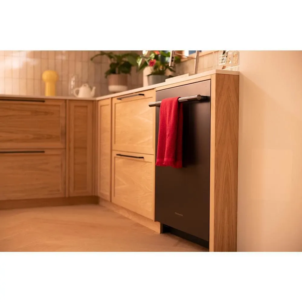 Kitchenaid 724 Series Black Built In Dishwasher