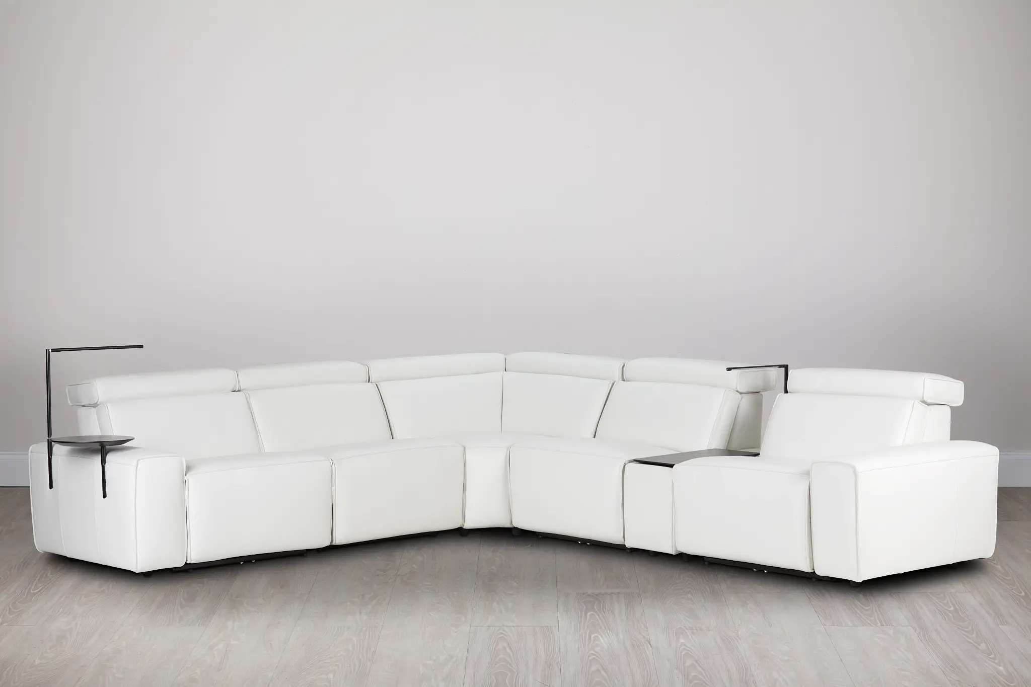 Carmelo White Leather Medium Triple Power Sectional W/left Table & Light Carmelo White Leather Medium Triple Power Sectional W/left Table & Light
