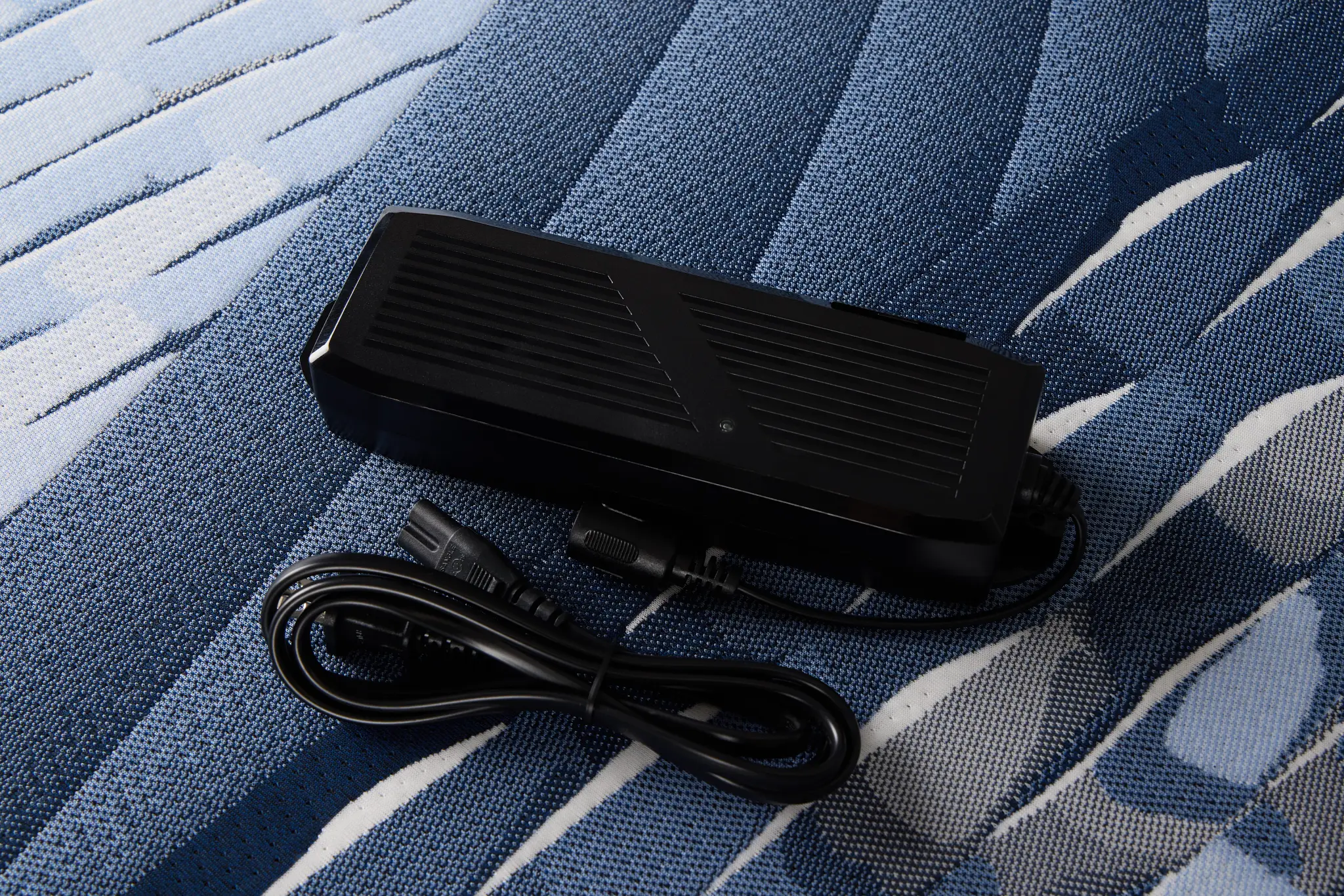 Serta Icomfort Aveda Plush Deluxe Adjustable Mattress Set Serta Icomfort Aveda Plush Deluxe Adjustable Mattress Set