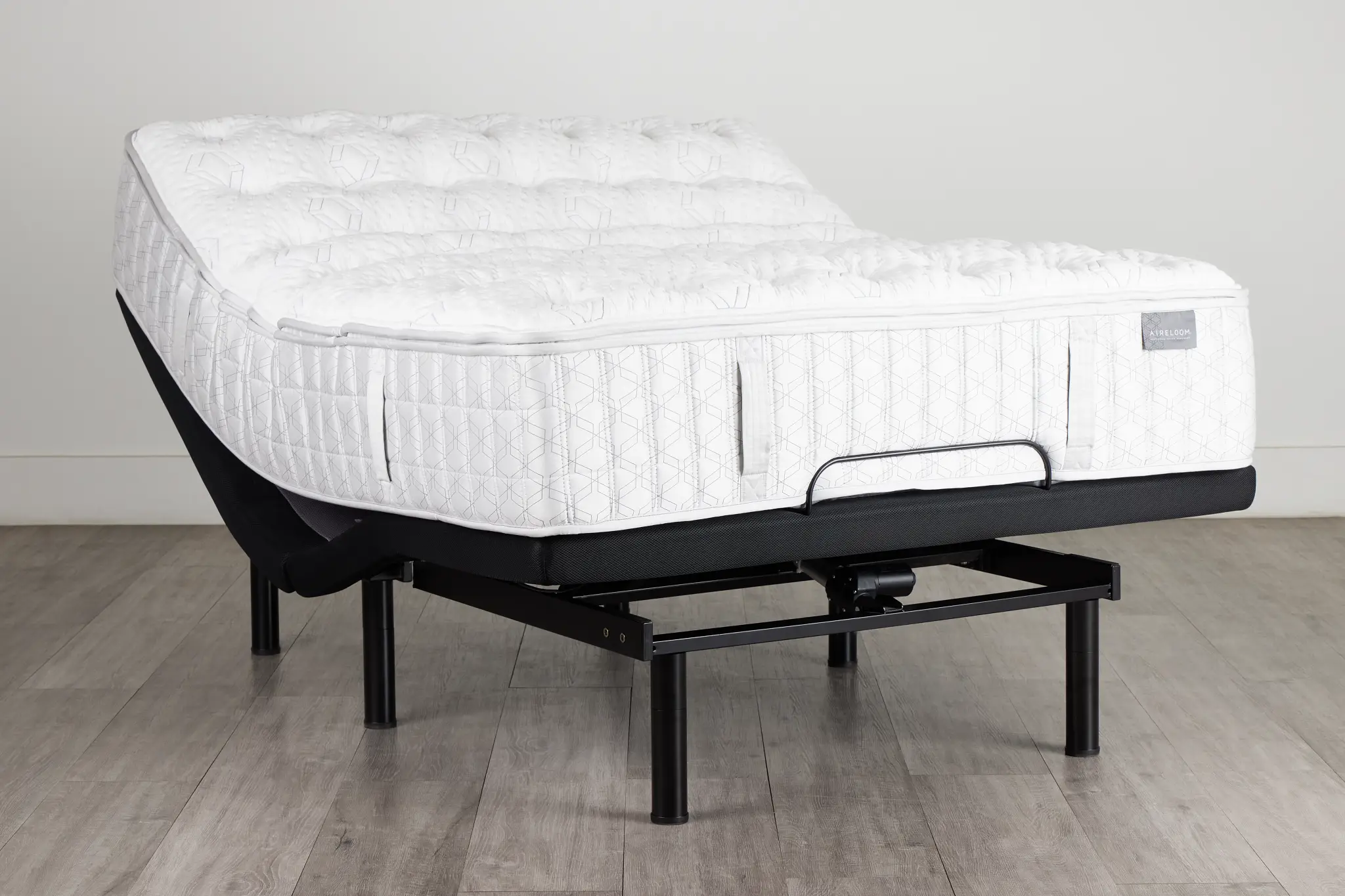 Aireloom Timeless Odyssey Luxetop M2 Plush Deluxe Adjustable Mattress Set Aireloom Timeless Odyssey Luxetop M2 Plush Deluxe Adjustable Mattress Set