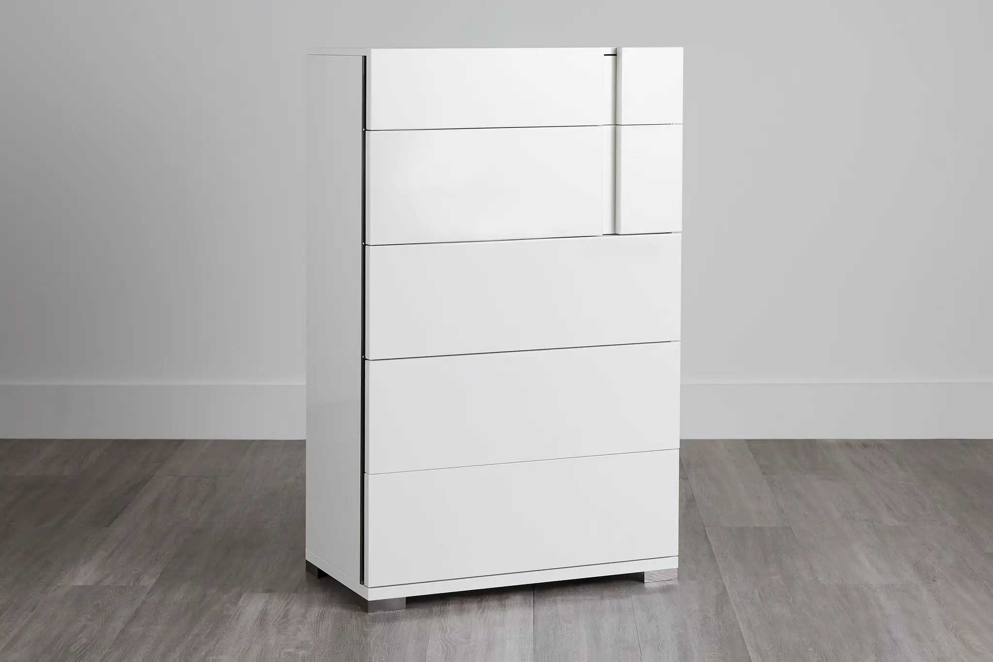 Santino White Drawer Chest Santino White Drawer Chest