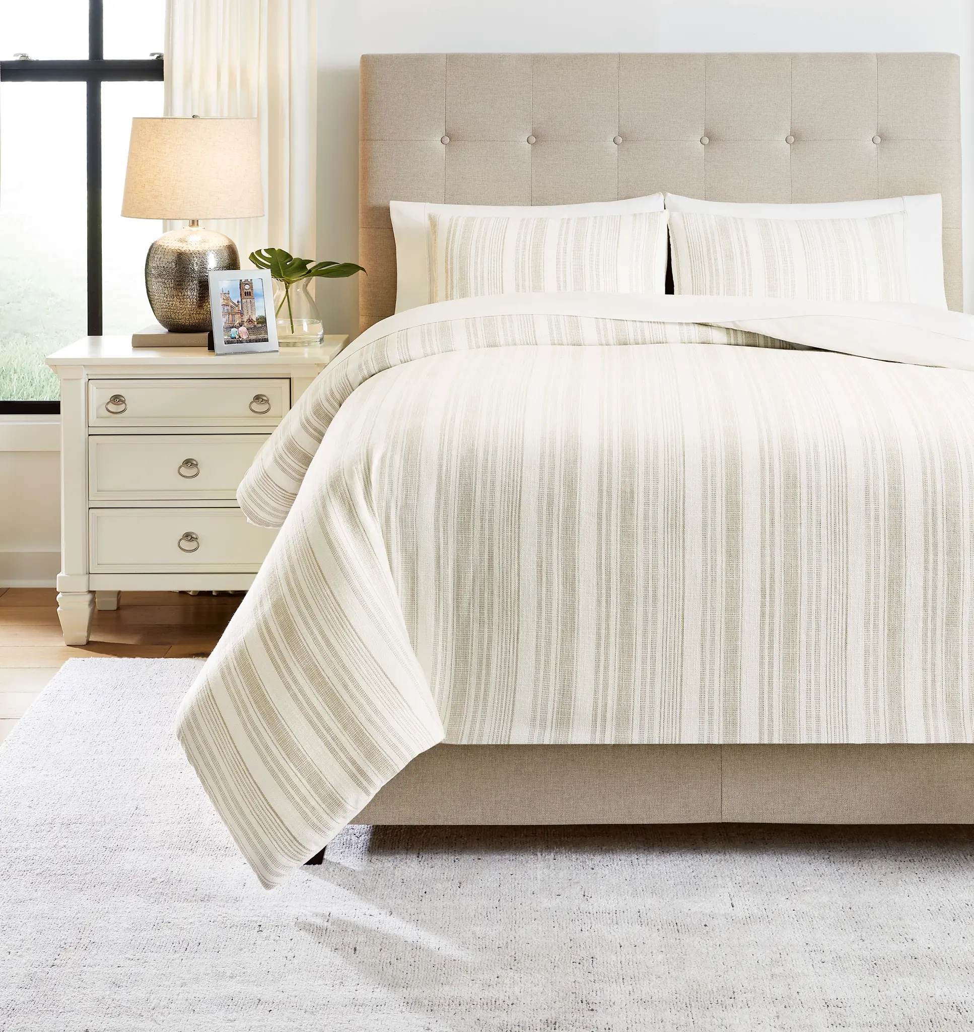 Pros and Cons of Cotton Sateen Bedding