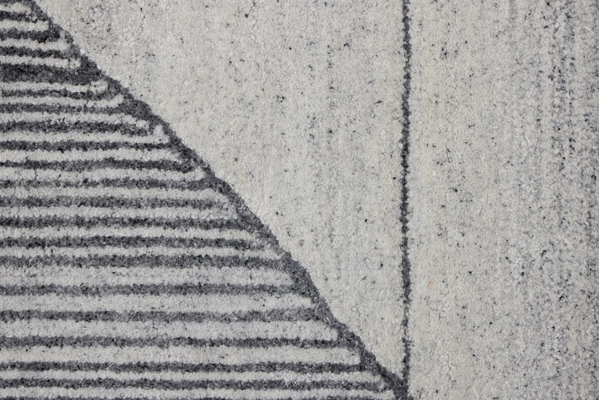 Hoga Gray 8x10 Area Rug