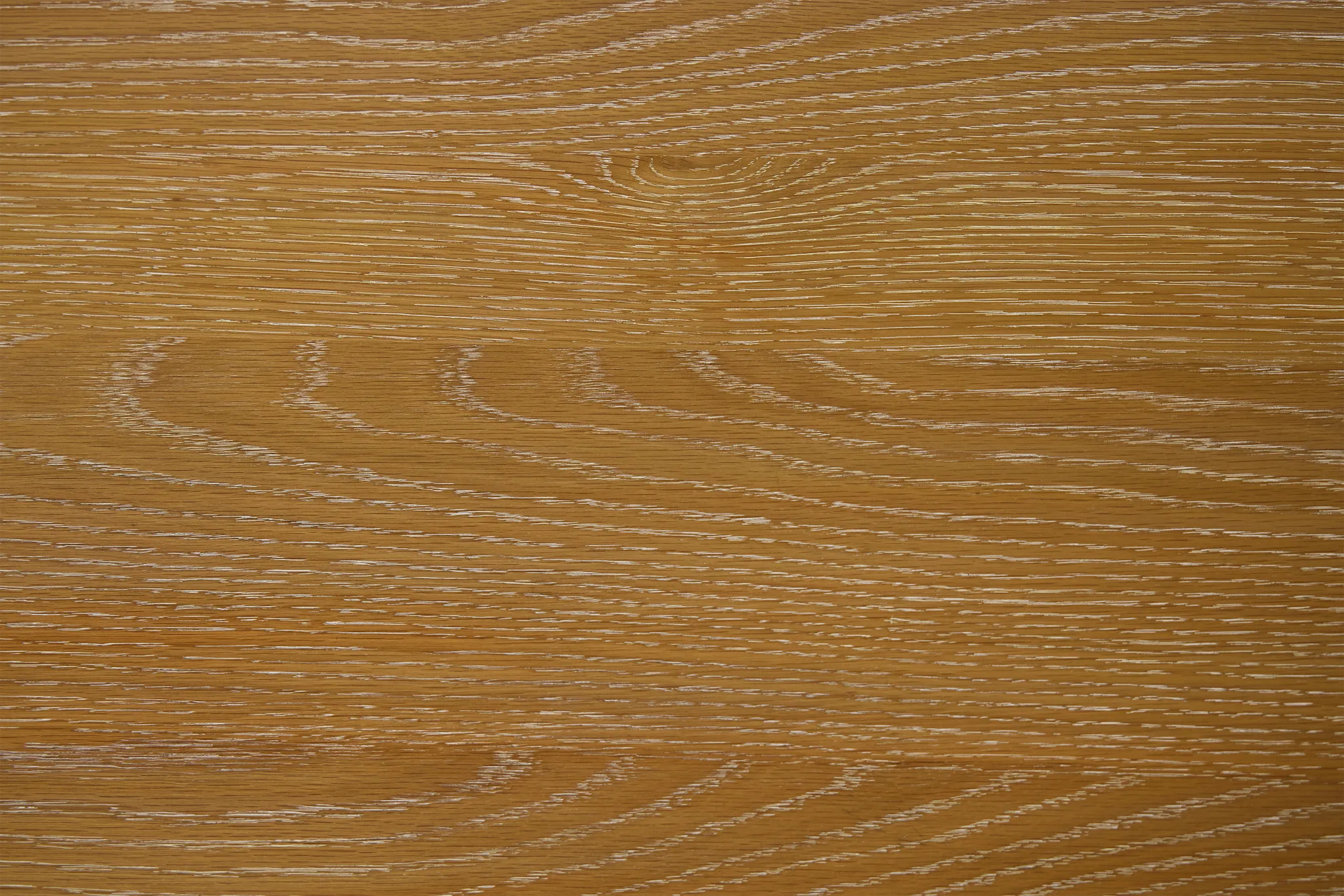 Nantucket Two-tone Pine Round Table & 4 White Chairs