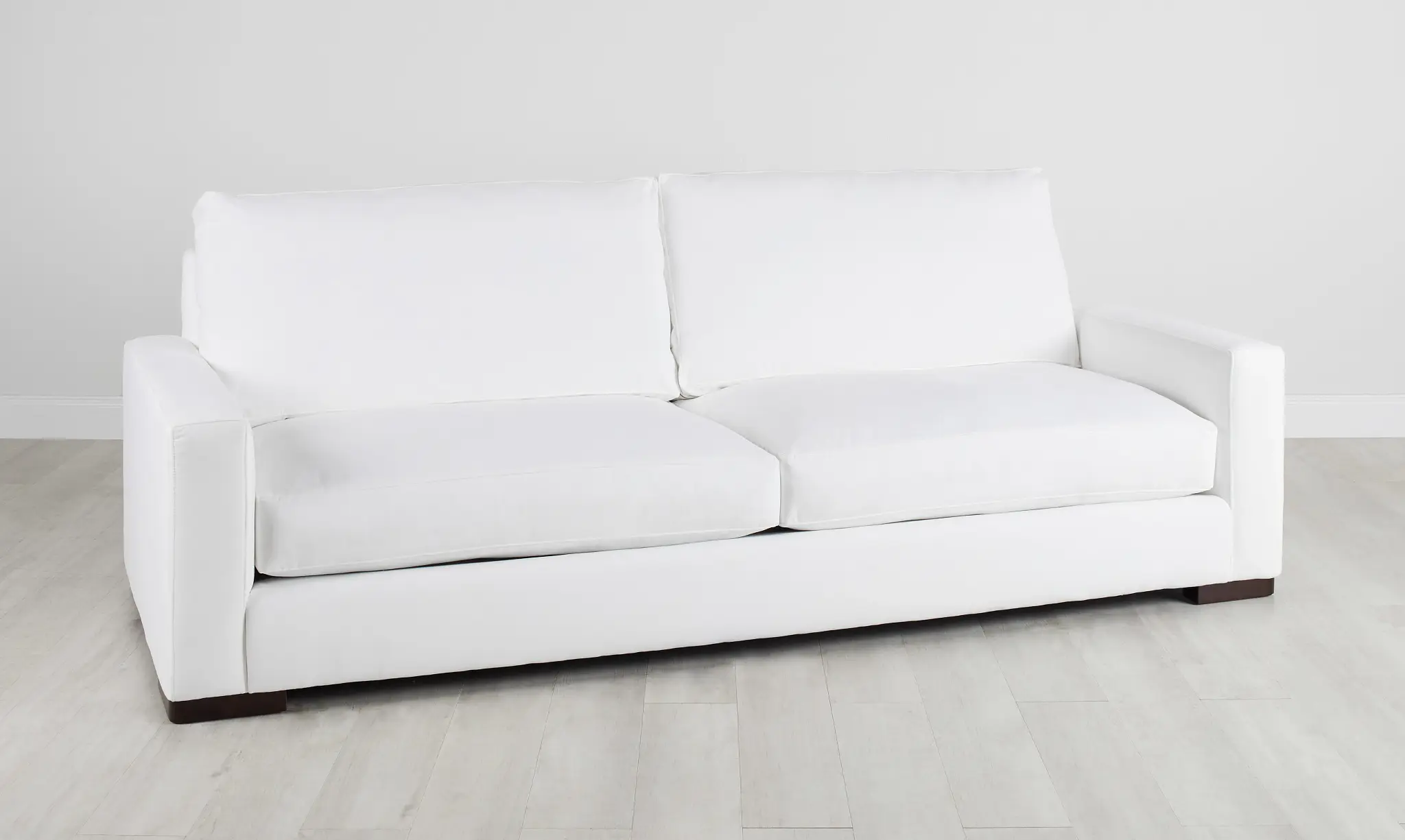 Edgewater Peyton White 96" Sofa W/ 2 Cushions Edgewater Peyton White 96" Sofa W/ 2 Cushions